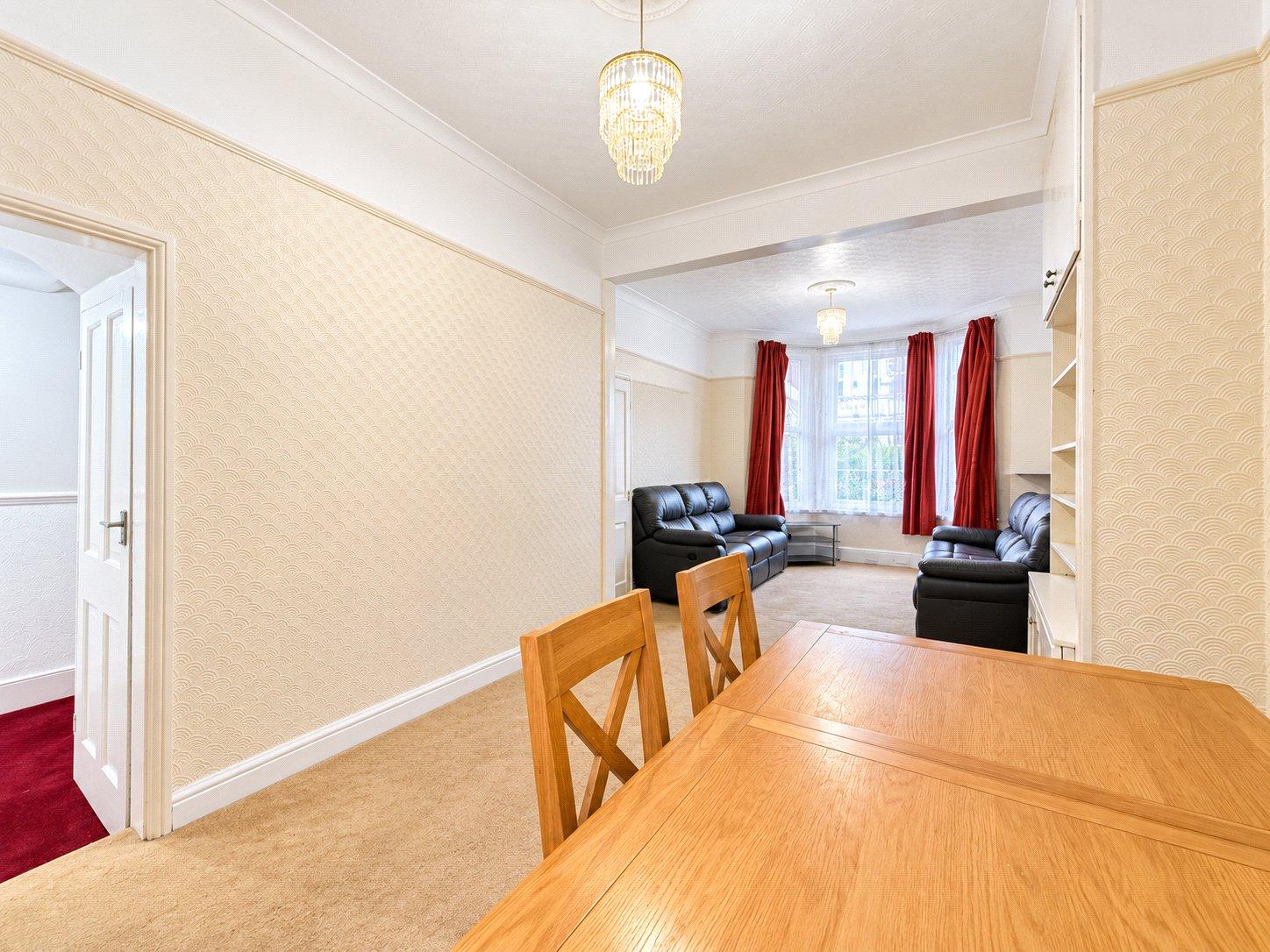 3 bedroom house for sale in London | Robinson Jackson