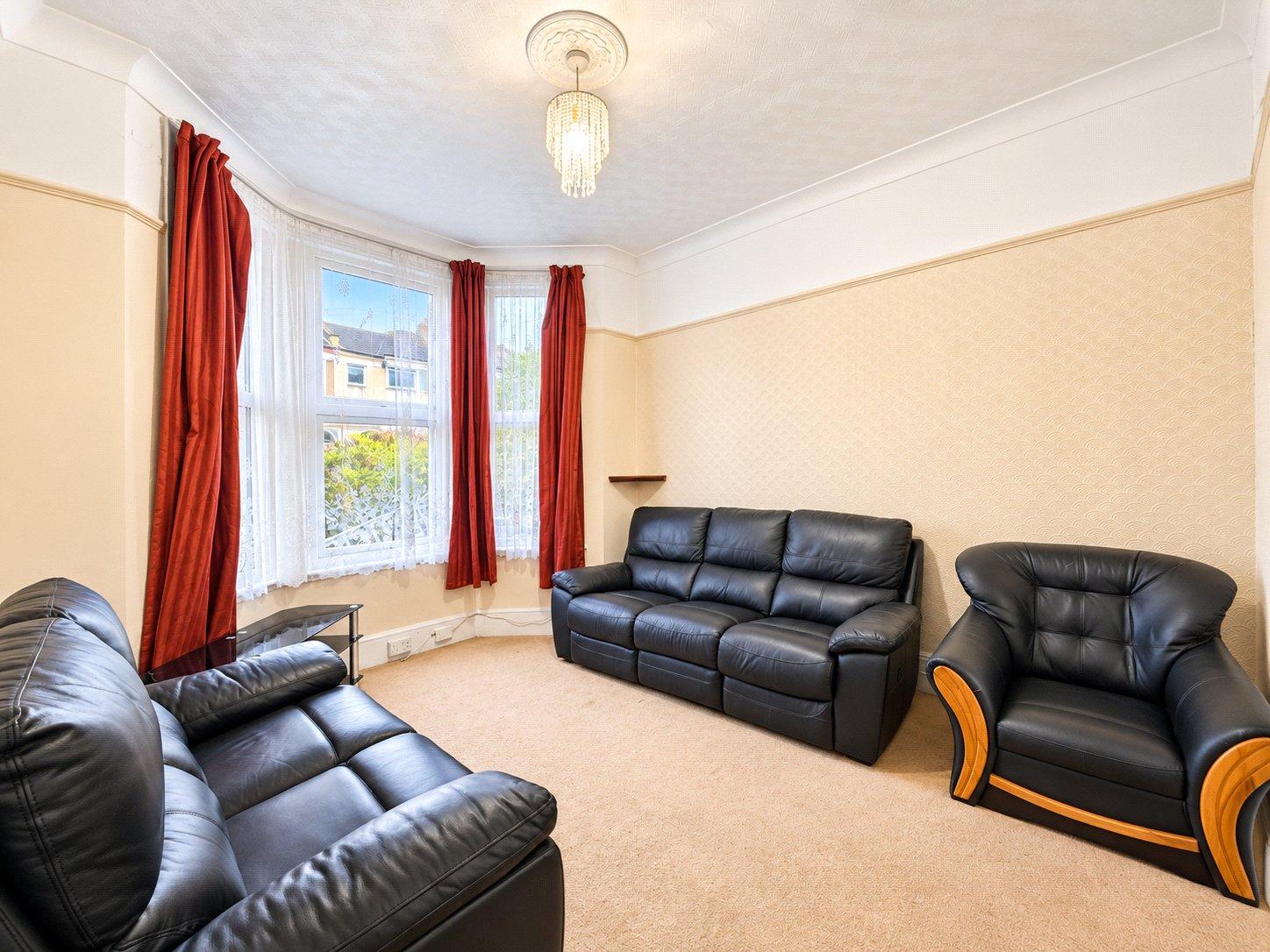 3 bedroom house for sale in London | Robinson Jackson