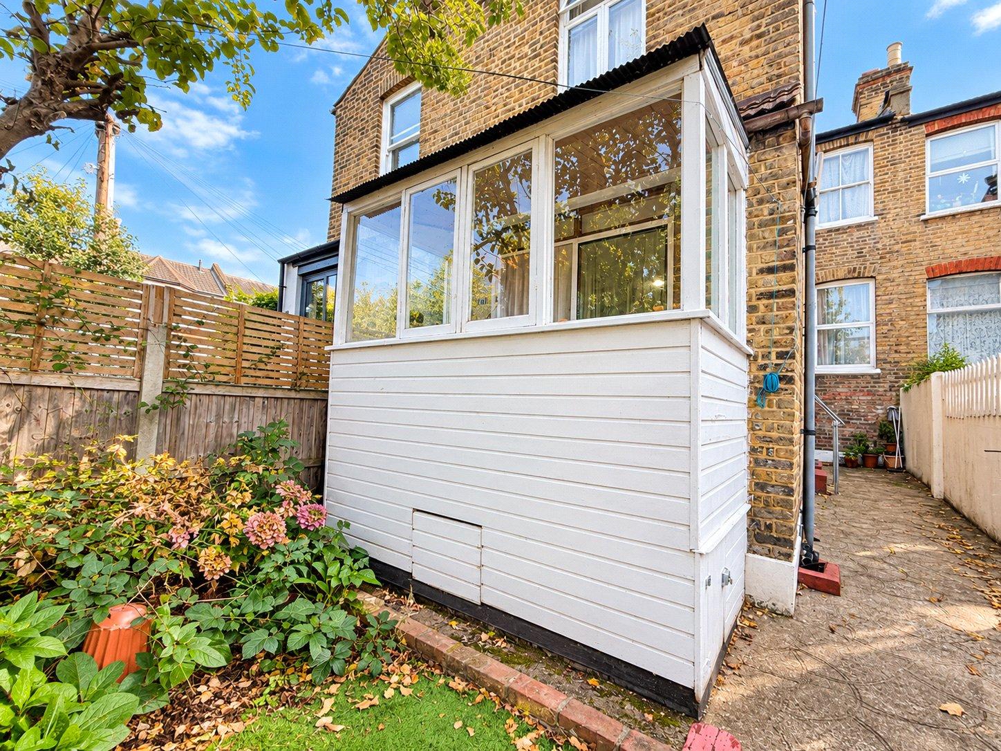 3 bedroom house for sale in London | Robinson Jackson