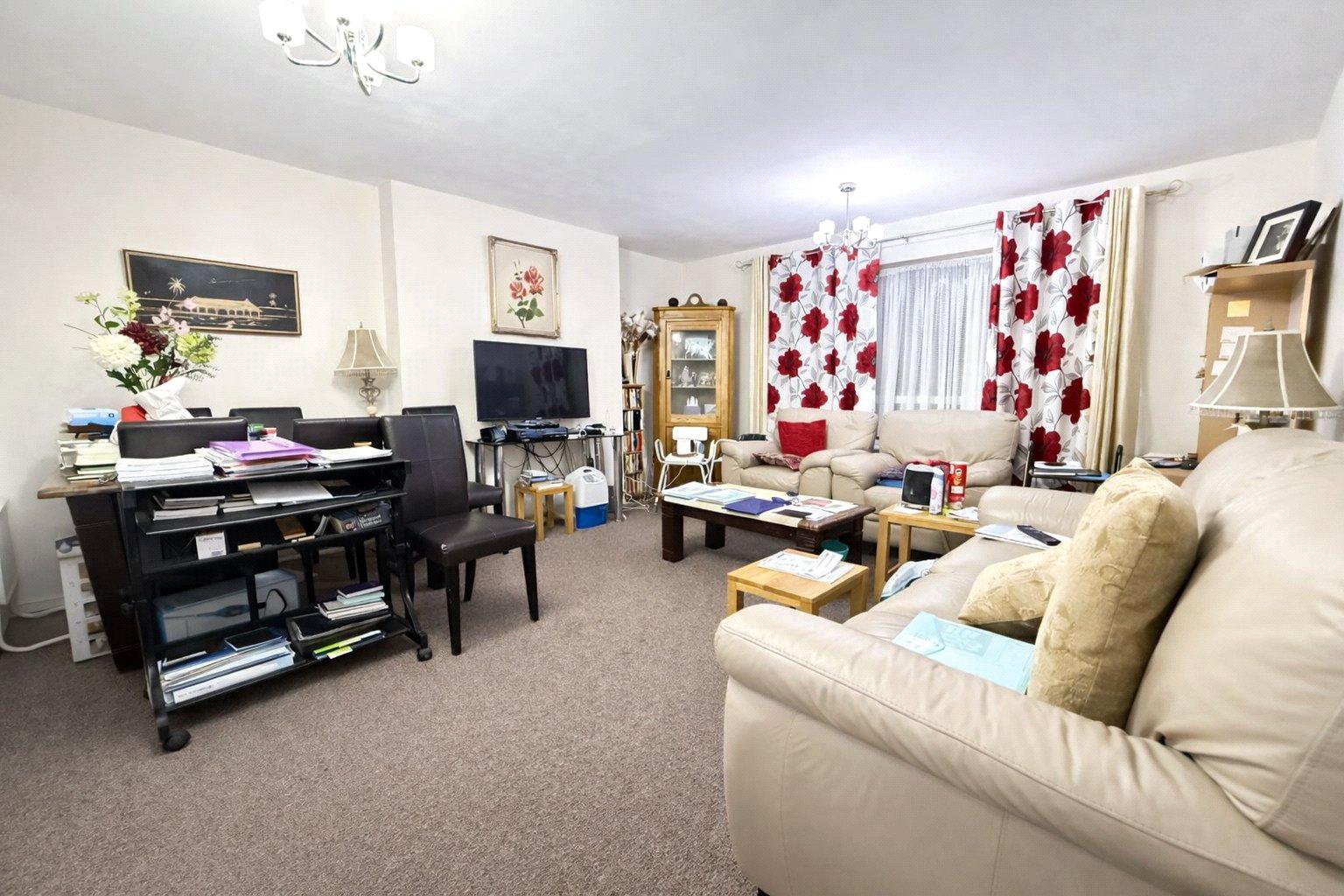 2 bedroom property for sale in London | Robinson Jackson