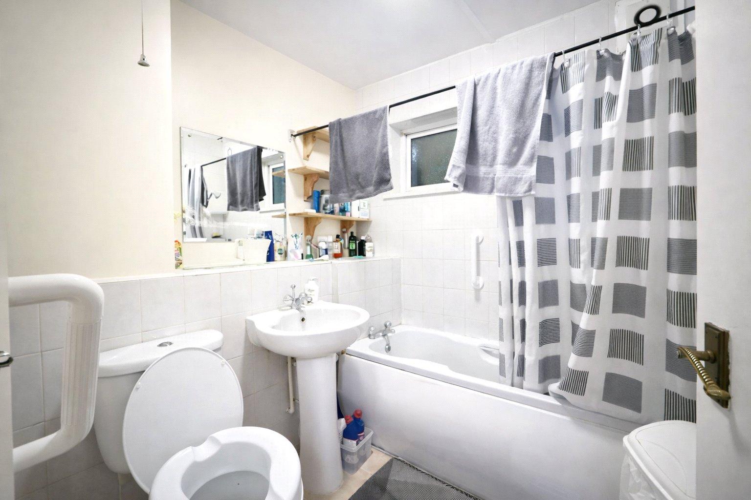 2 bedroom property for sale in London | Robinson Jackson