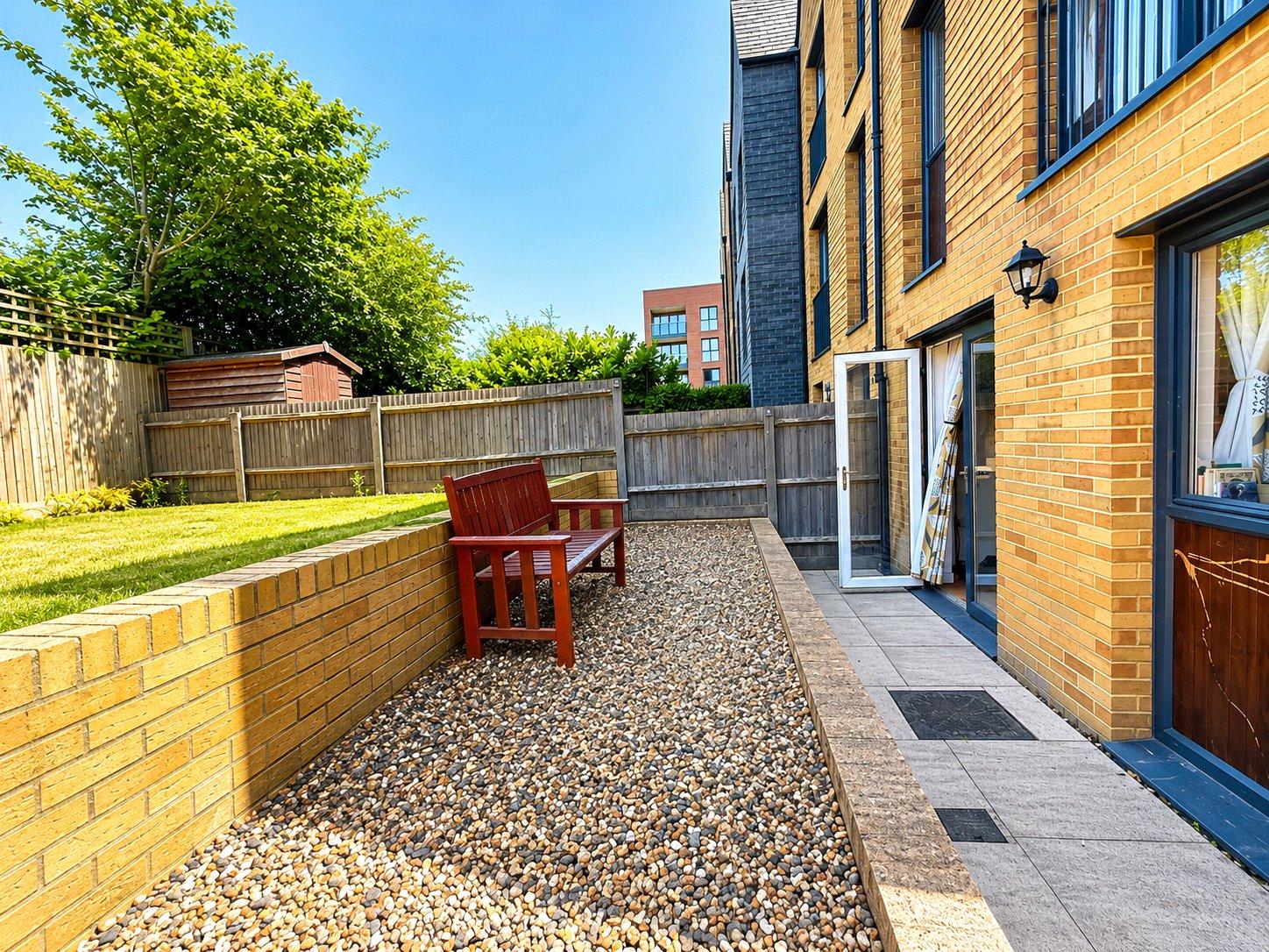 3 bedroom house for sale in London | Robinson Jackson
