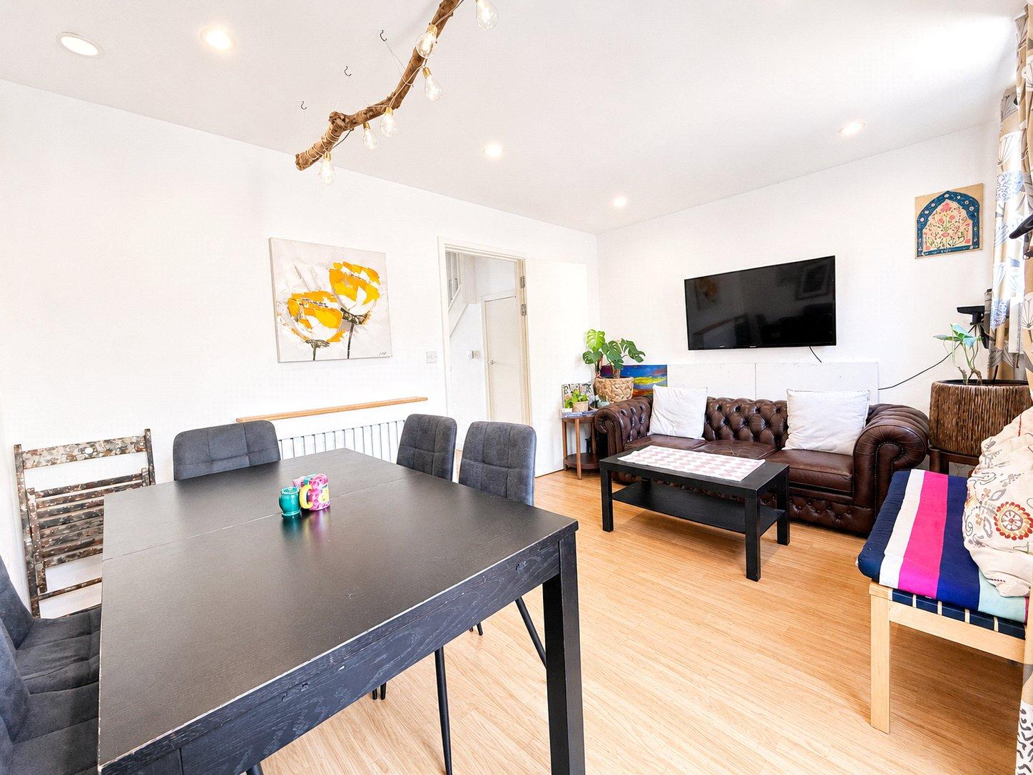 3 bedroom house for sale in London | Robinson Jackson