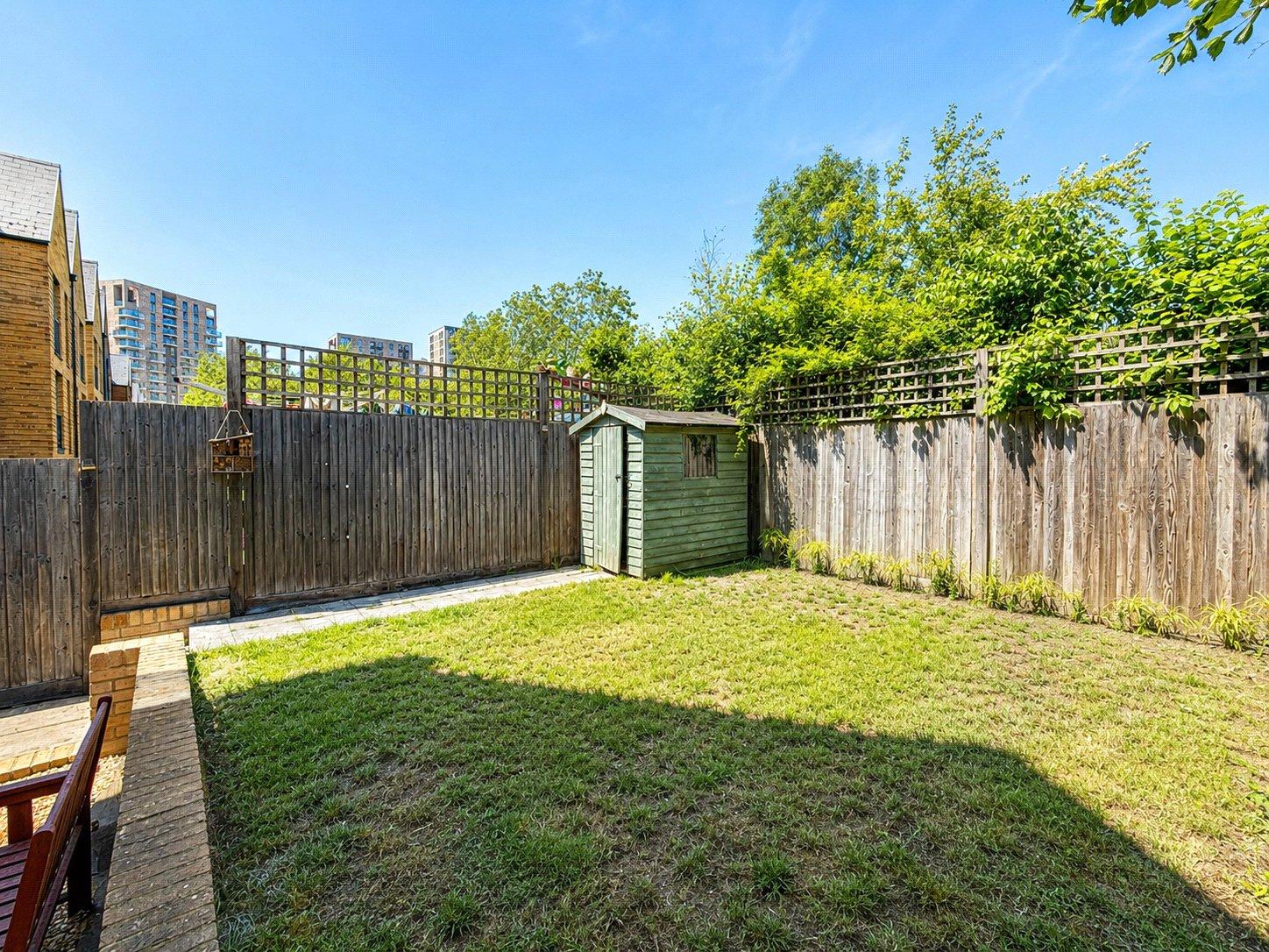 3 bedroom house for sale in London | Robinson Jackson