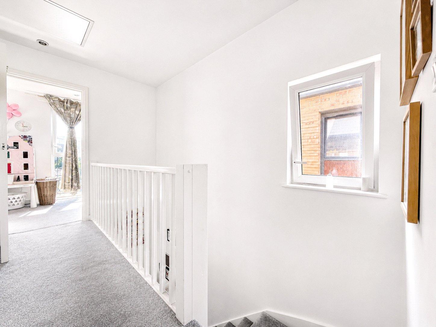 3 bedroom house for sale in London | Robinson Jackson
