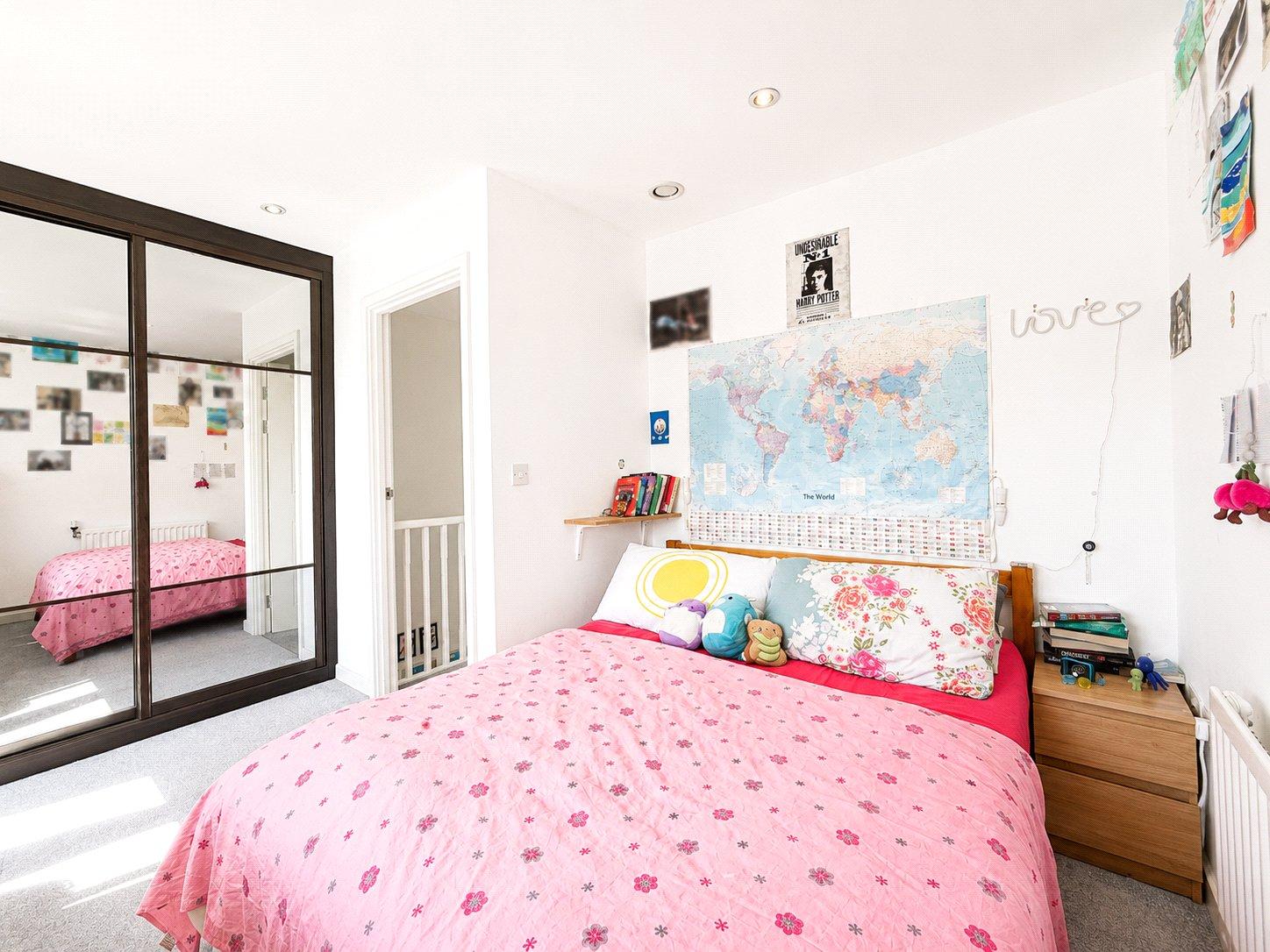 3 bedroom house for sale in London | Robinson Jackson