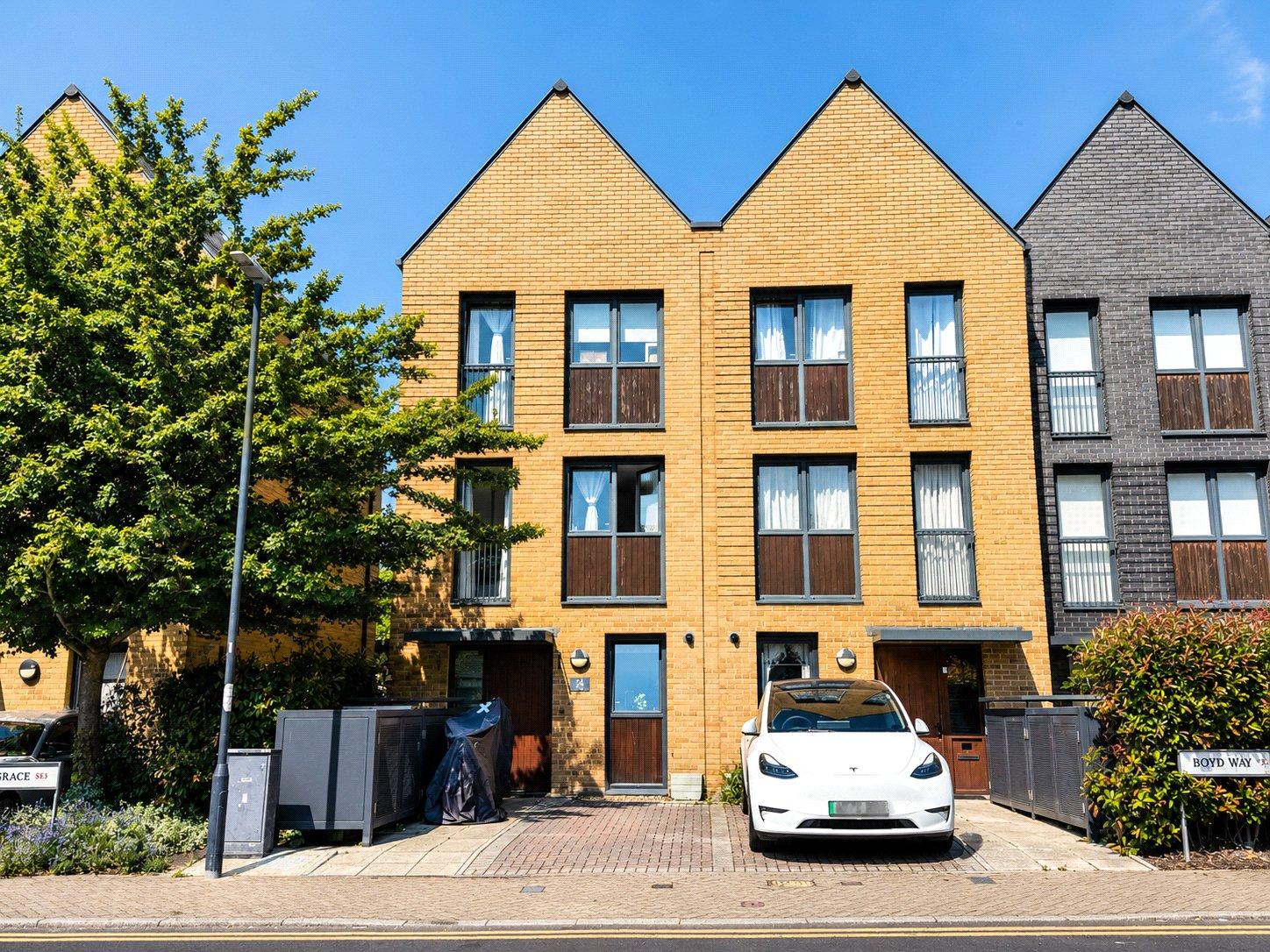 3 bedroom house for sale in London | Robinson Jackson