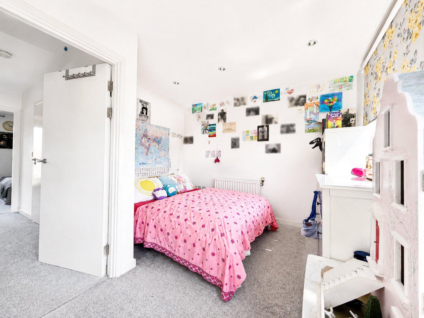 3 bedroom house for sale in London | Robinson Jackson