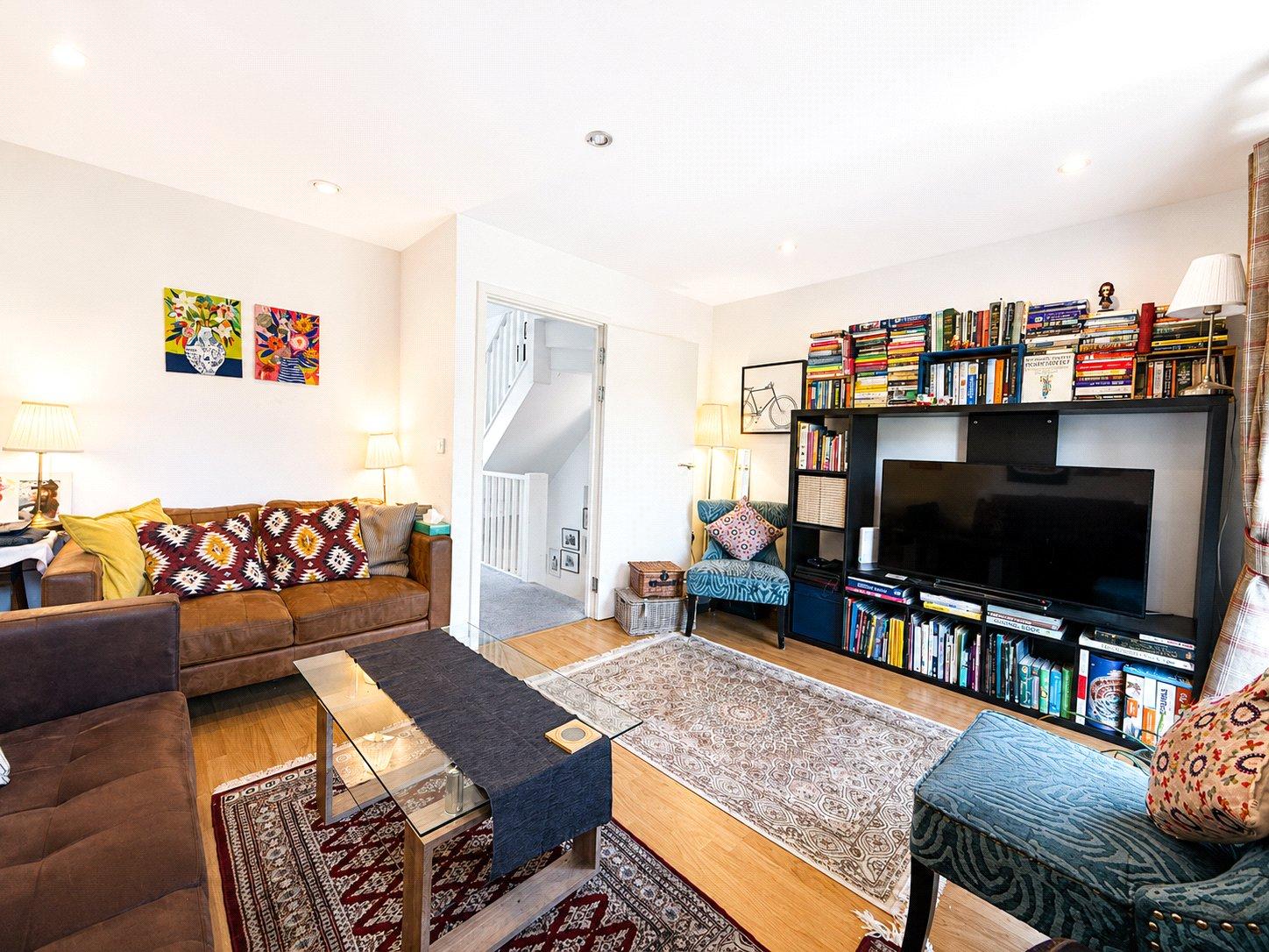 3 bedroom house for sale in London | Robinson Jackson
