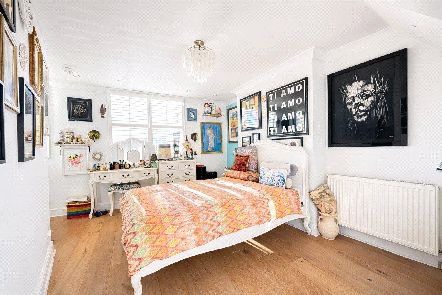 4 bedroom house for sale in London | Robinson Jackson