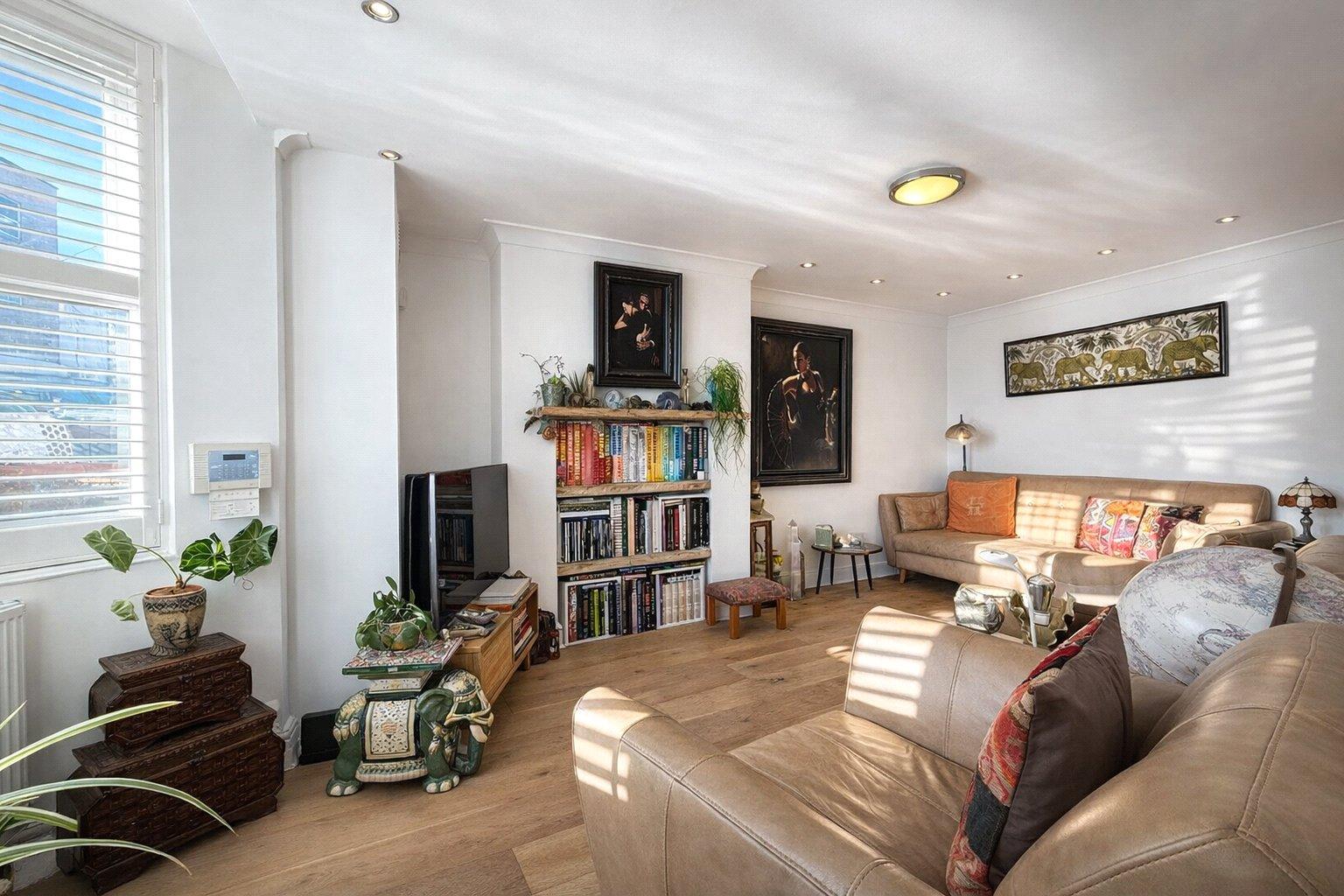 4 bedroom house for sale in London | Robinson Jackson