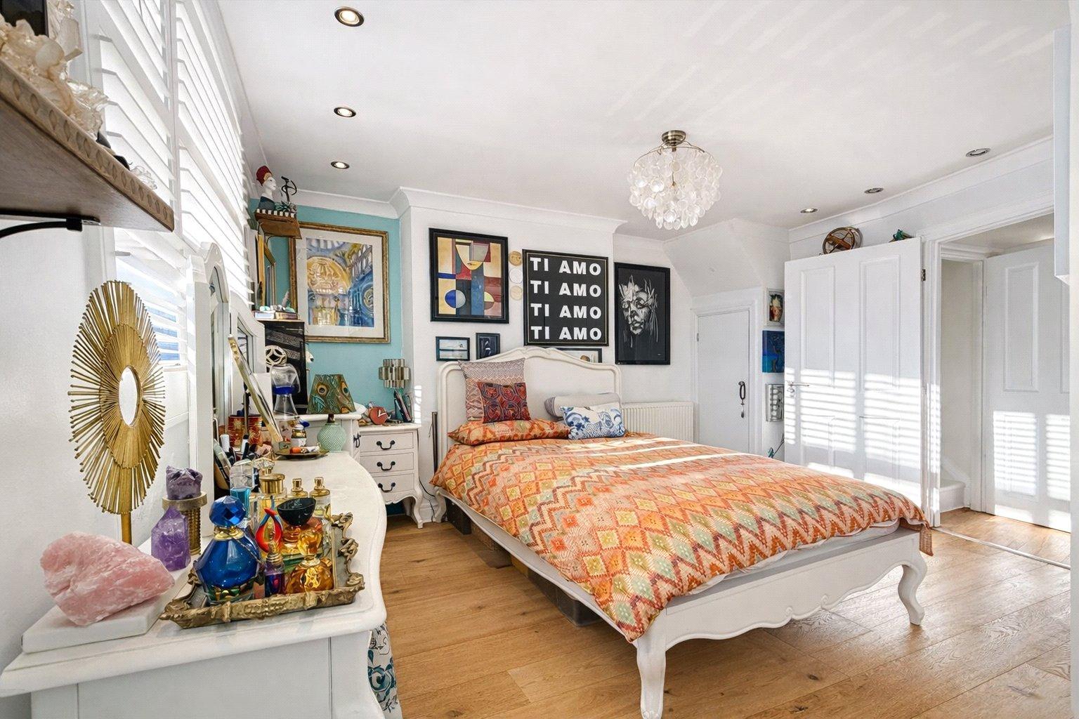 4 bedroom house for sale in London | Robinson Jackson