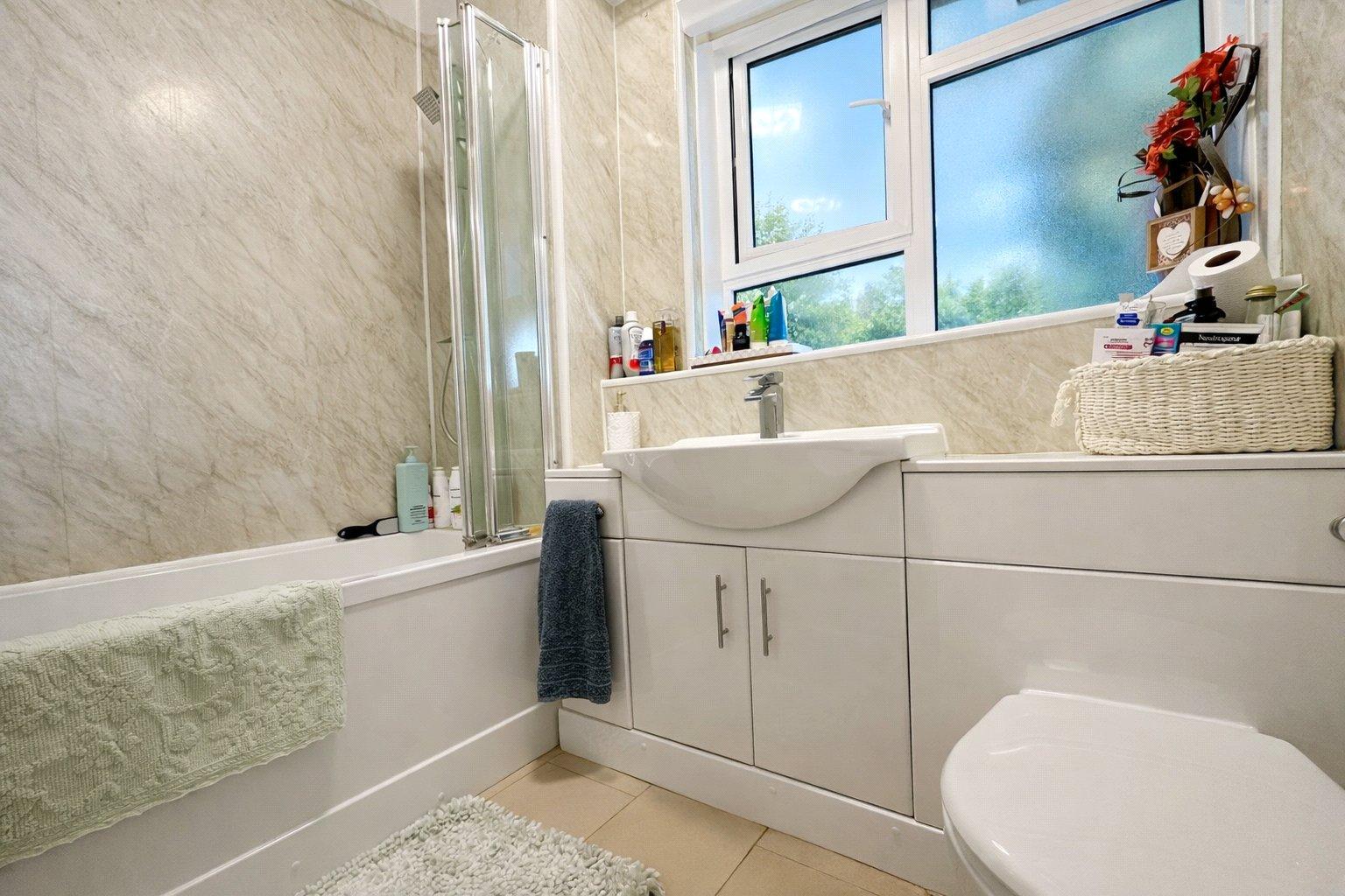 2 bedroom property for sale in London | Robinson Jackson
