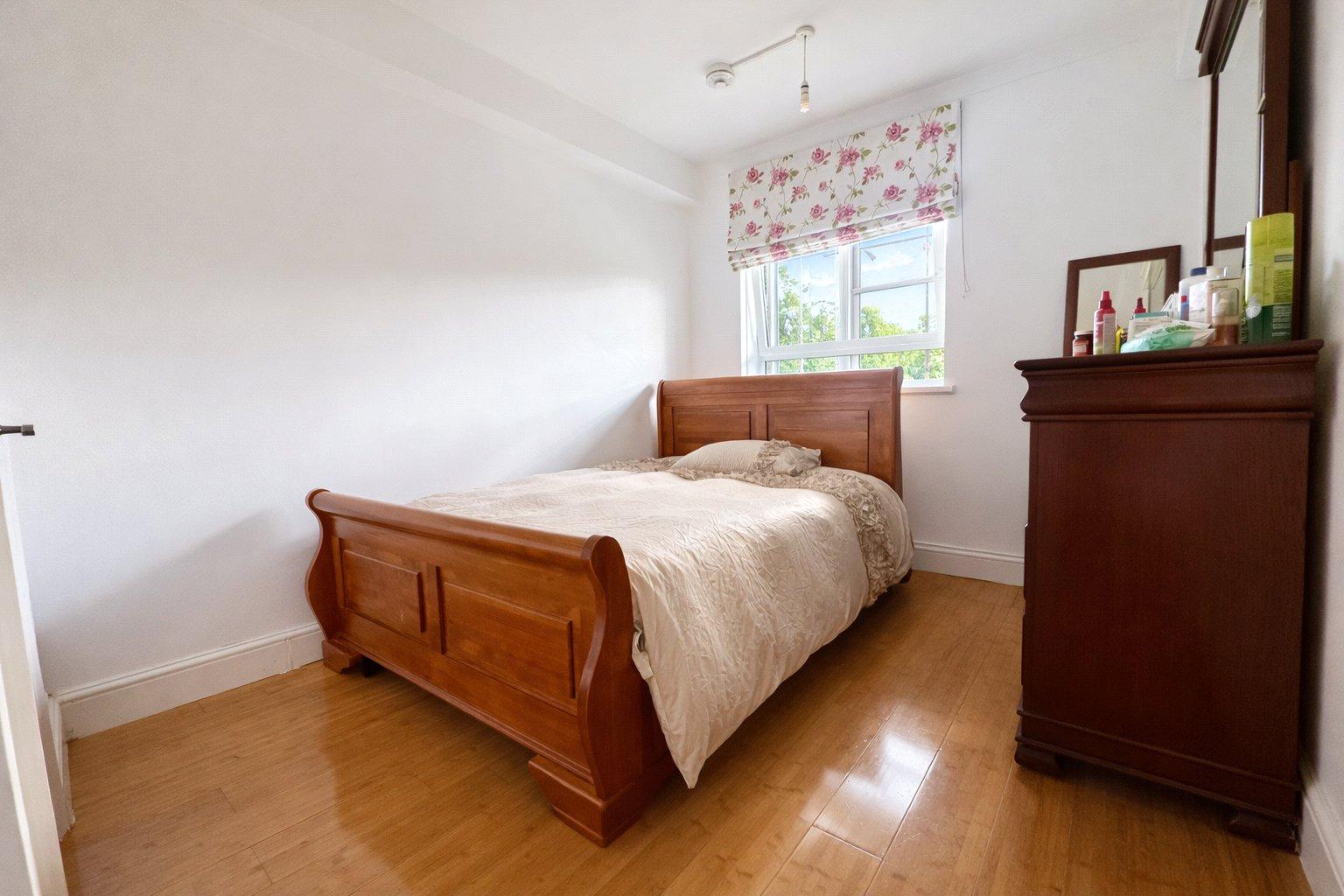 2 bedroom property for sale in London | Robinson Jackson