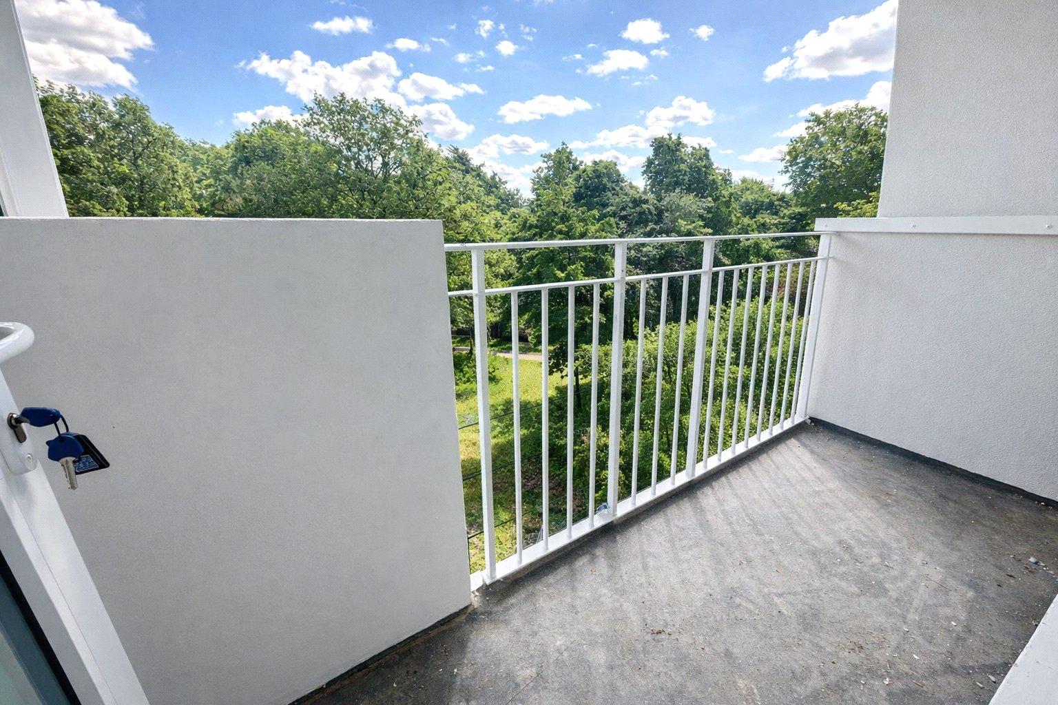 2 bedroom property for sale in London | Robinson Jackson