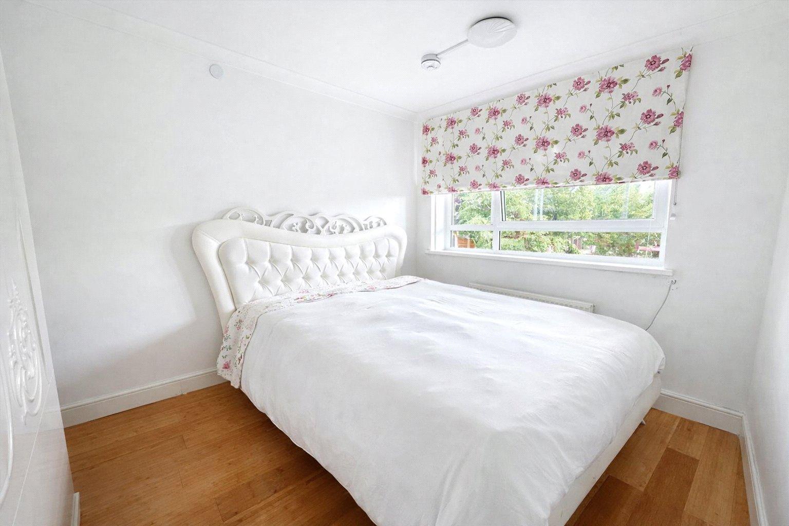 2 bedroom property for sale in London | Robinson Jackson