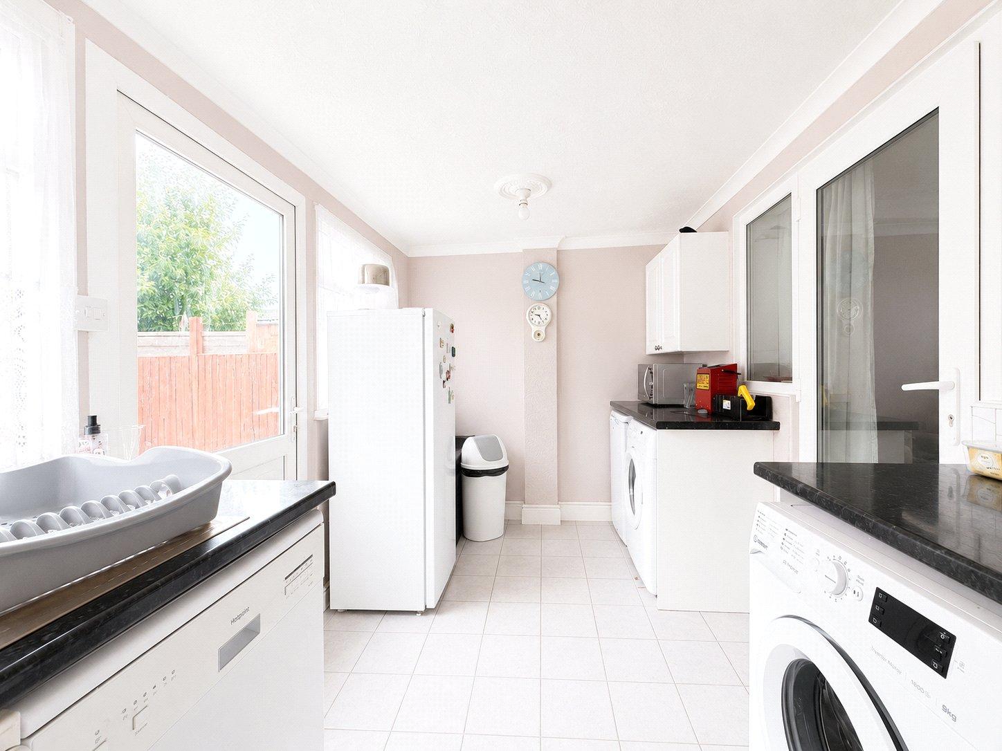 3 bedroom house for sale in London | Robinson Jackson