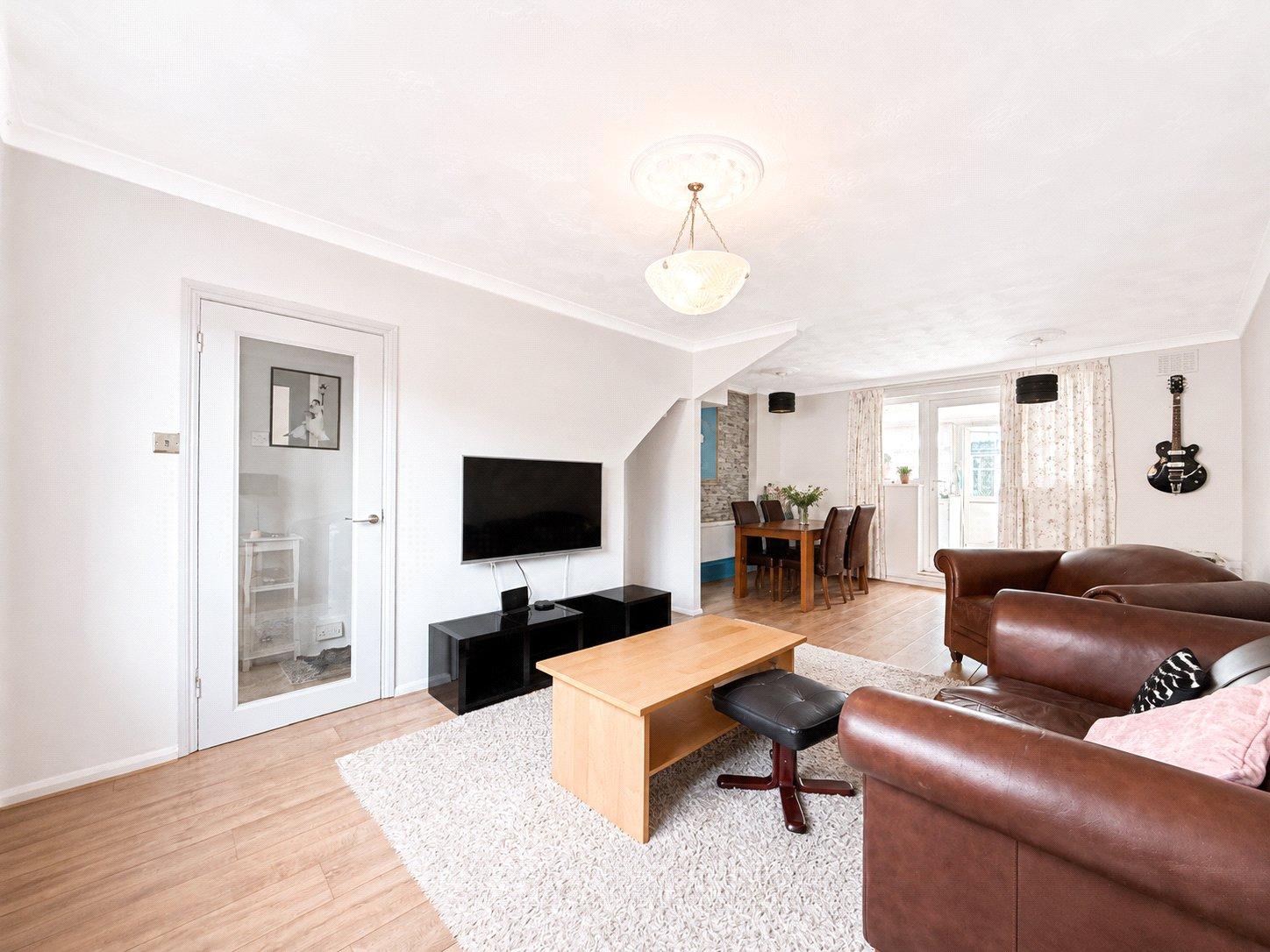 3 bedroom house for sale in London | Robinson Jackson