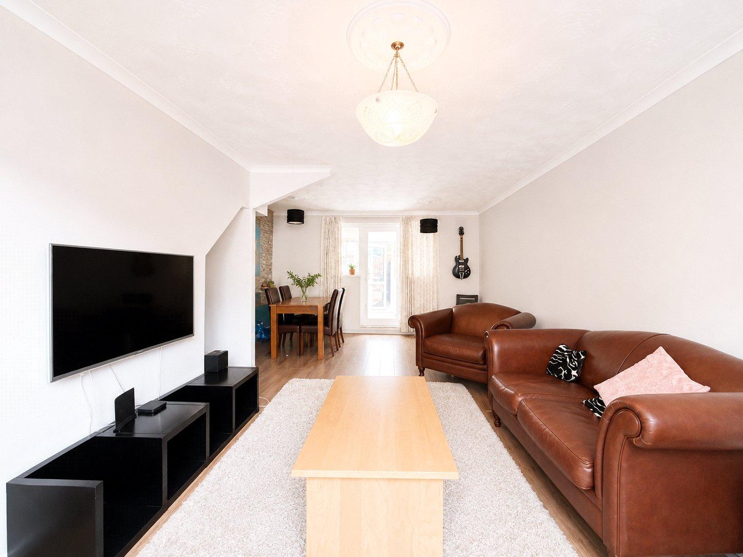 3 bedroom house for sale in London | Robinson Jackson