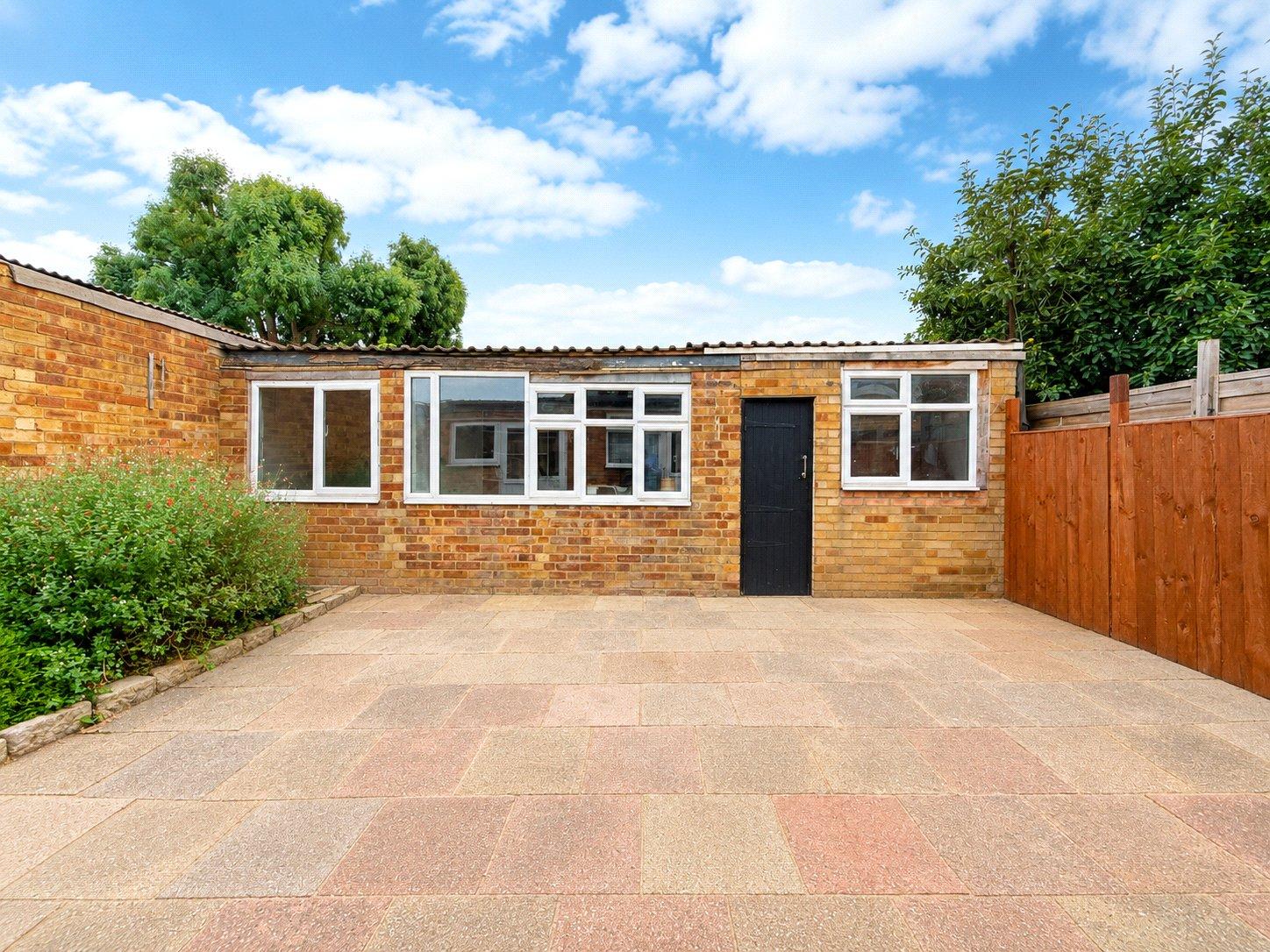 3 bedroom house for sale in London | Robinson Jackson