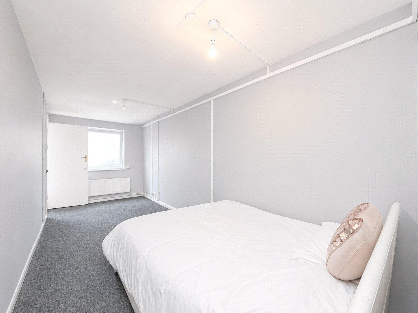 3 bedroom house for sale in London | Robinson Jackson
