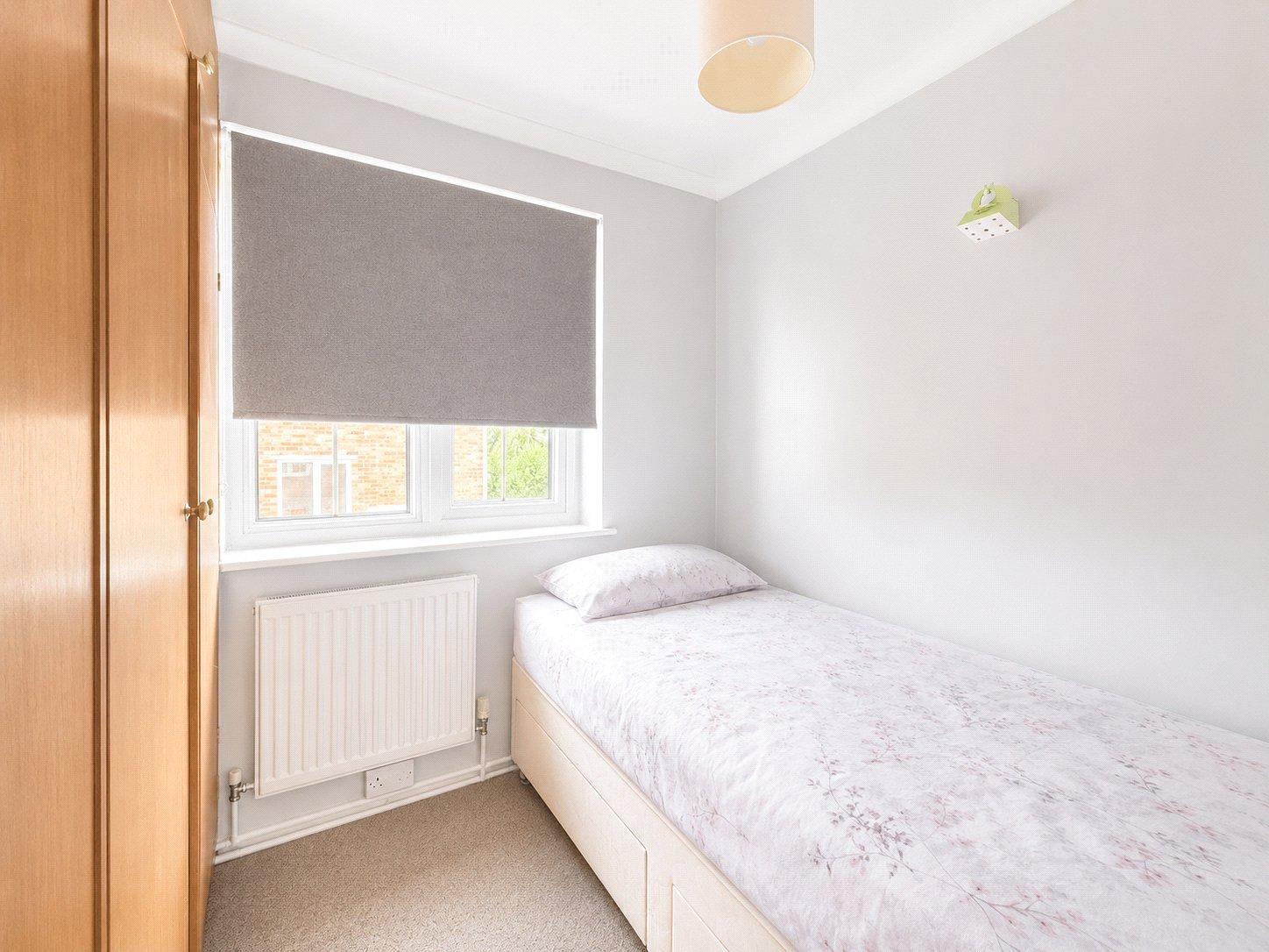3 bedroom house for sale in London | Robinson Jackson