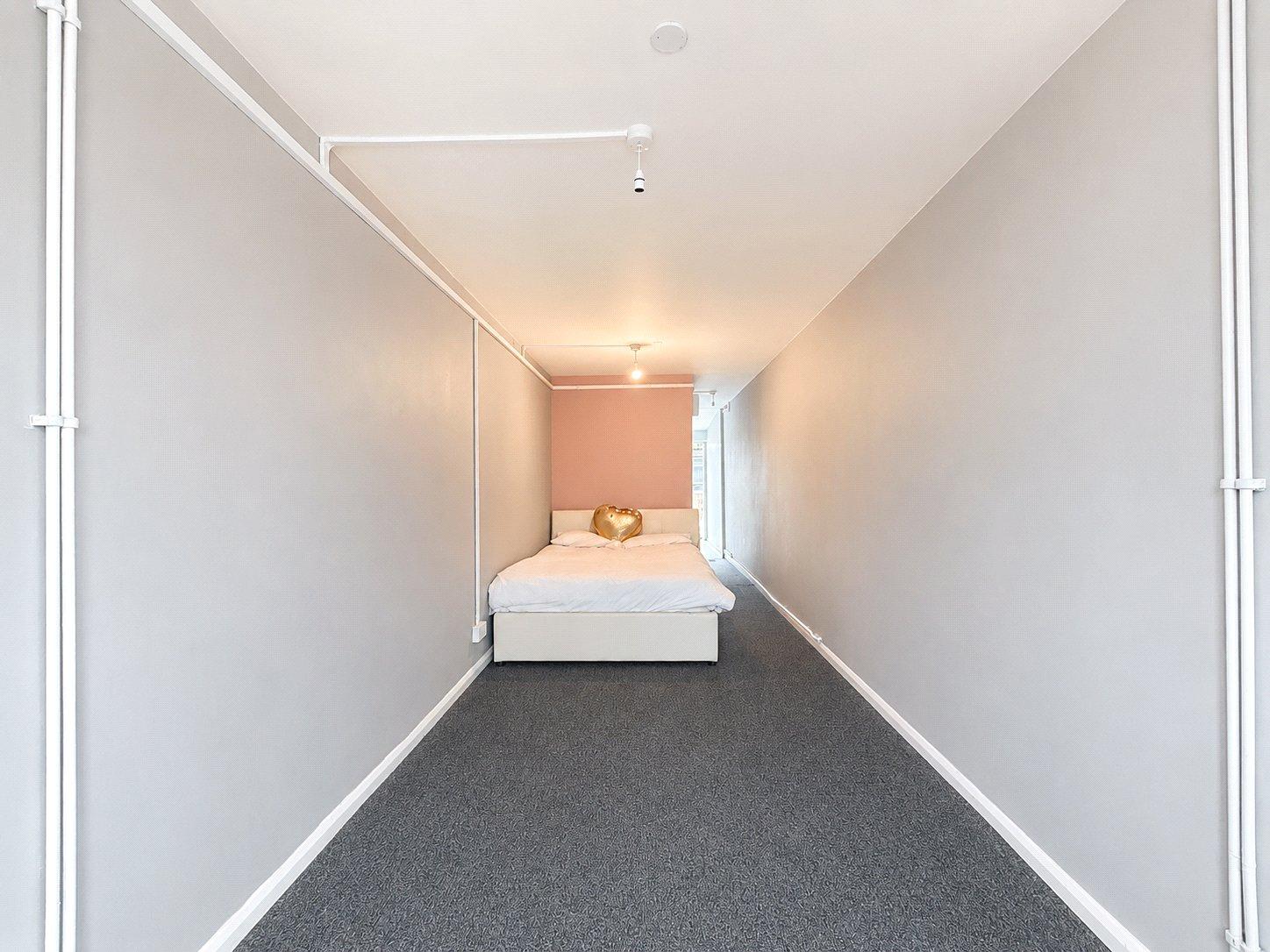 3 bedroom house for sale in London | Robinson Jackson