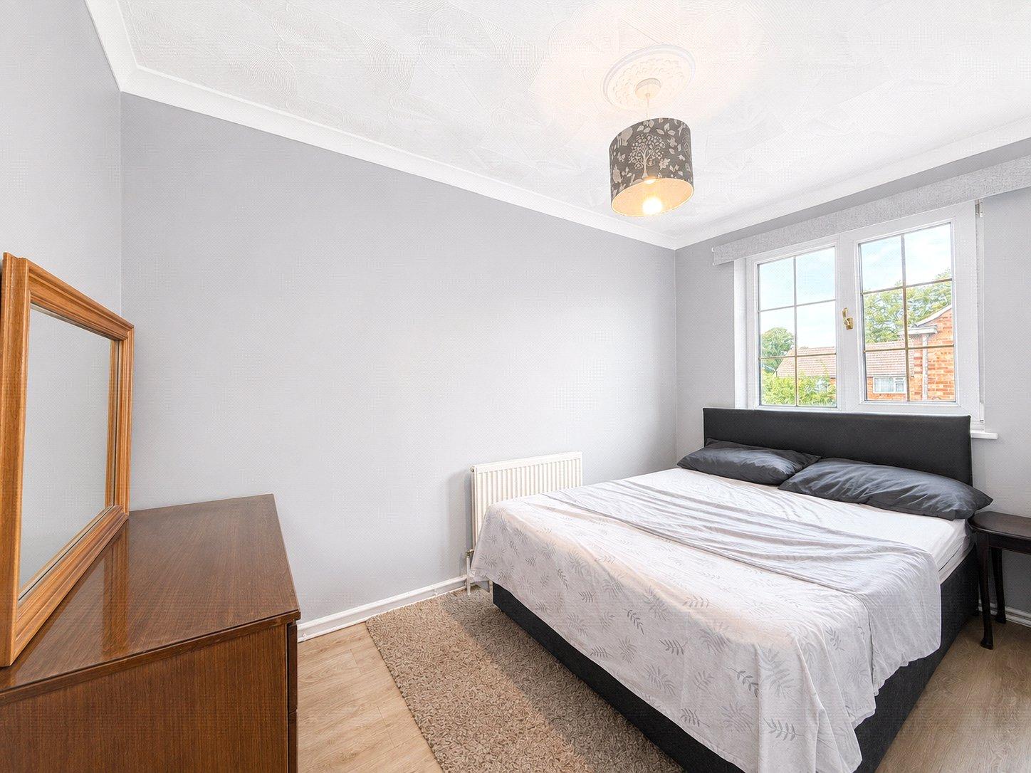 3 bedroom house for sale in London | Robinson Jackson