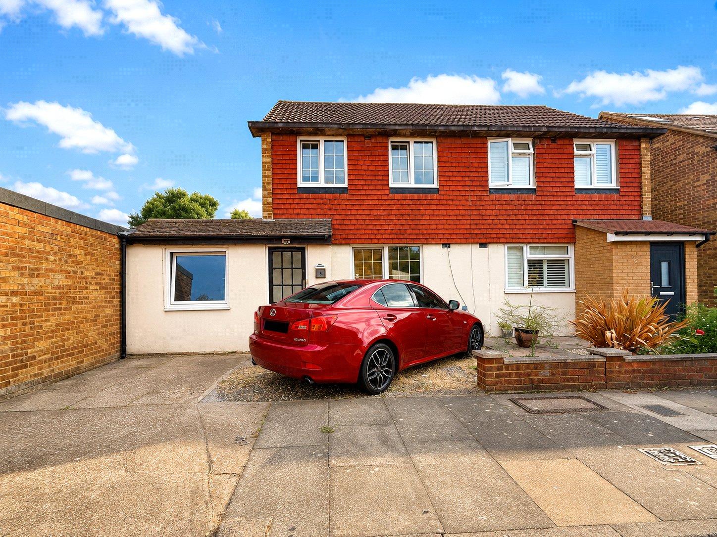 3 bedroom house for sale in London | Robinson Jackson