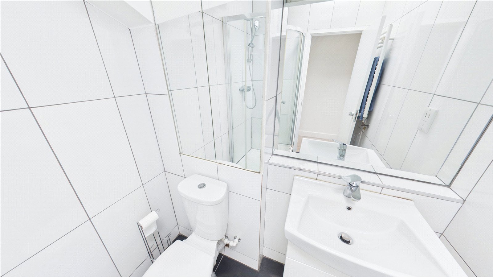 2 bedroom property for sale in London | Robinson Jackson