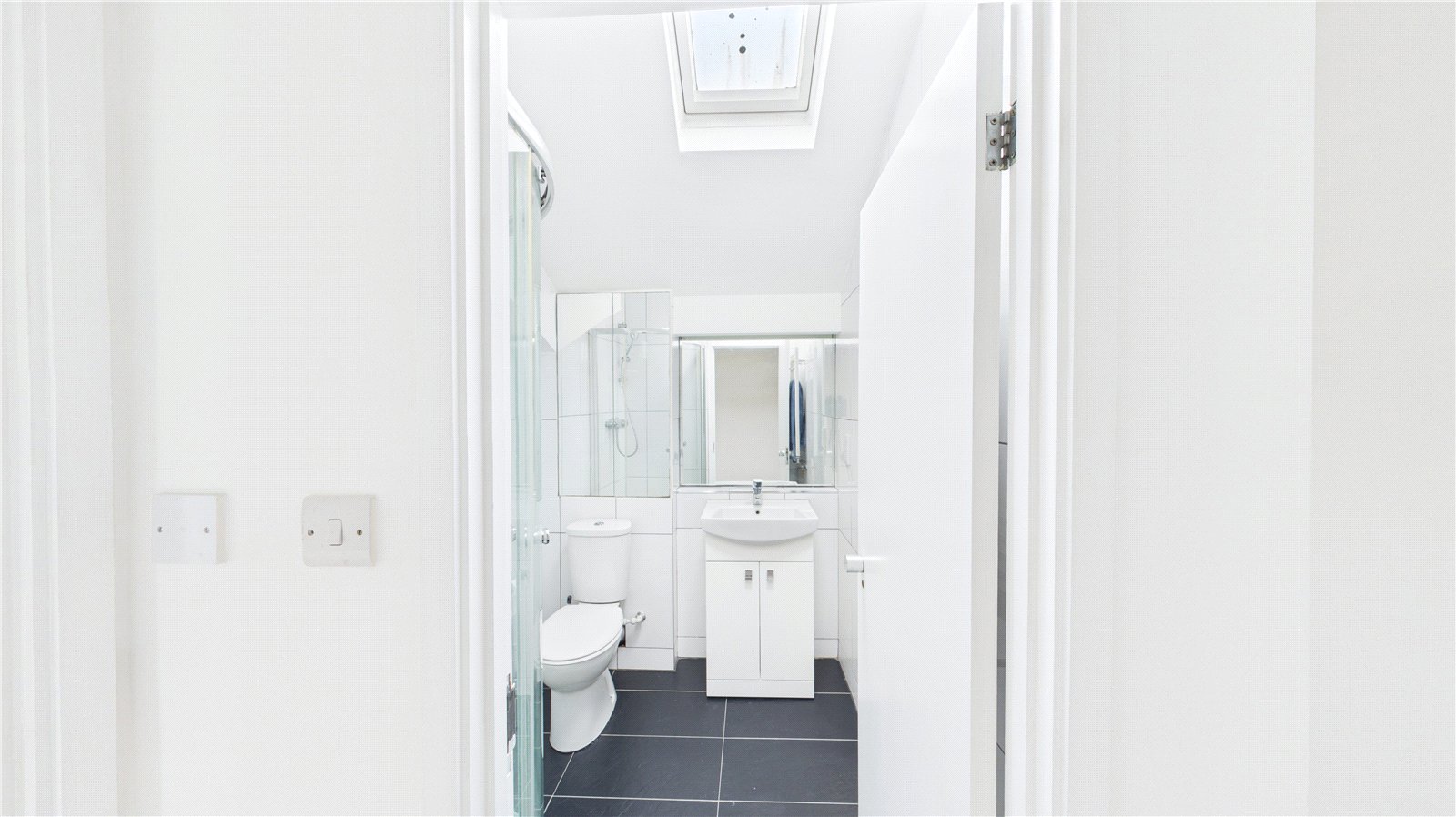 2 bedroom property for sale in London | Robinson Jackson