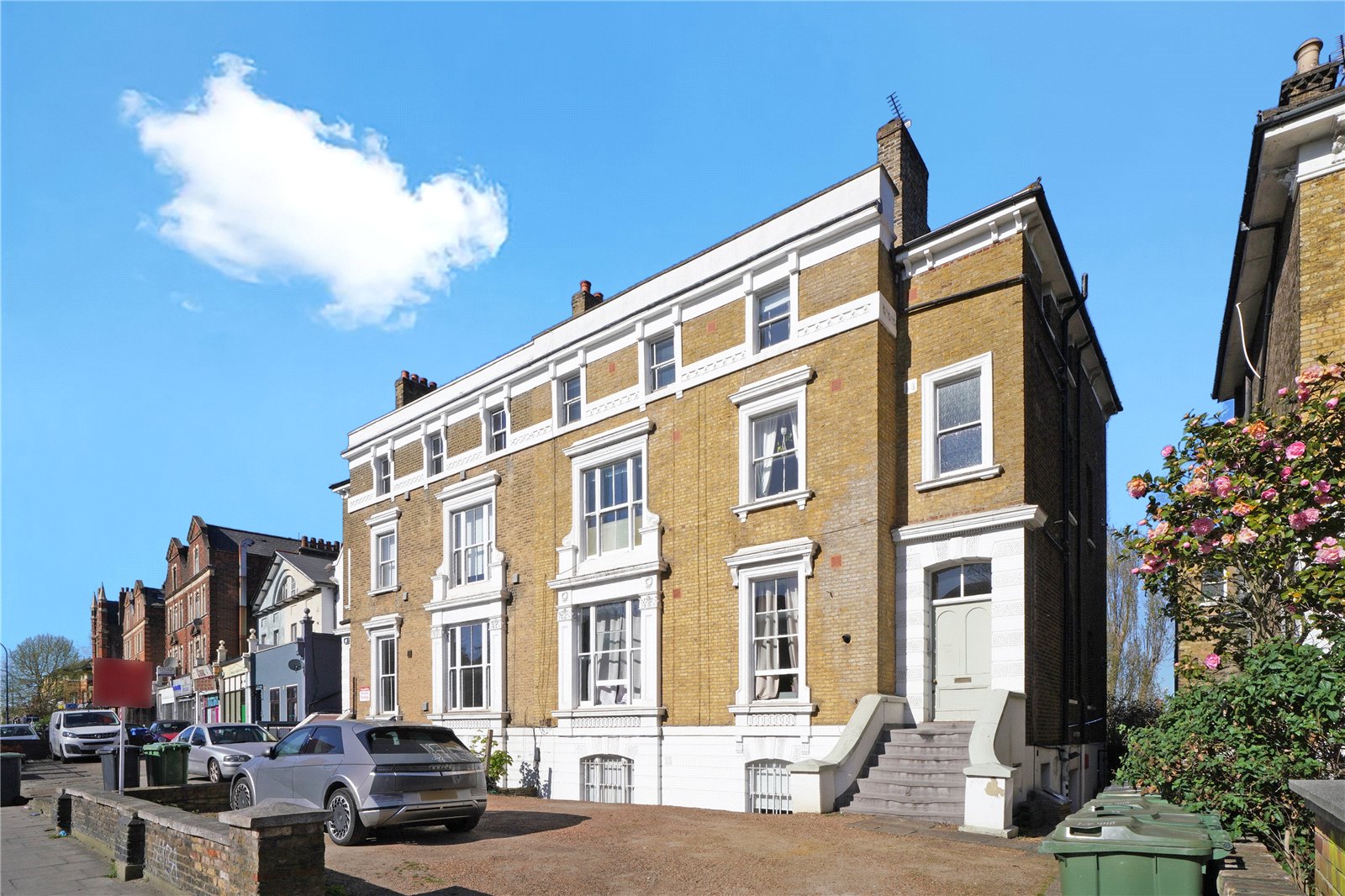 2 bedroom property for sale in London | Robinson Jackson