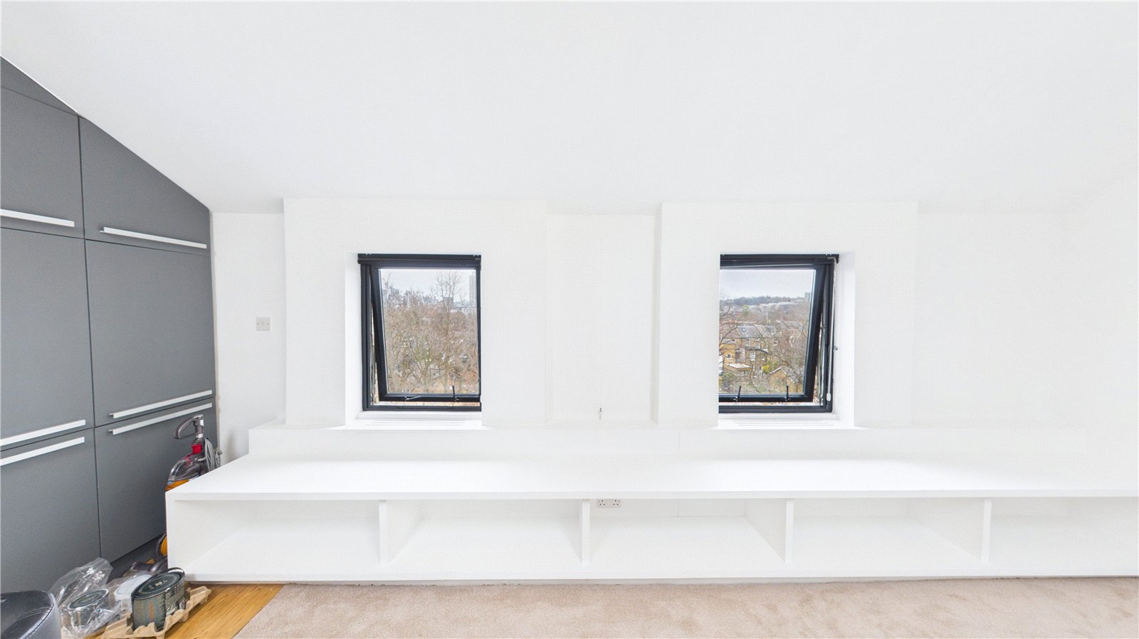 2 bedroom property for sale in London | Robinson Jackson