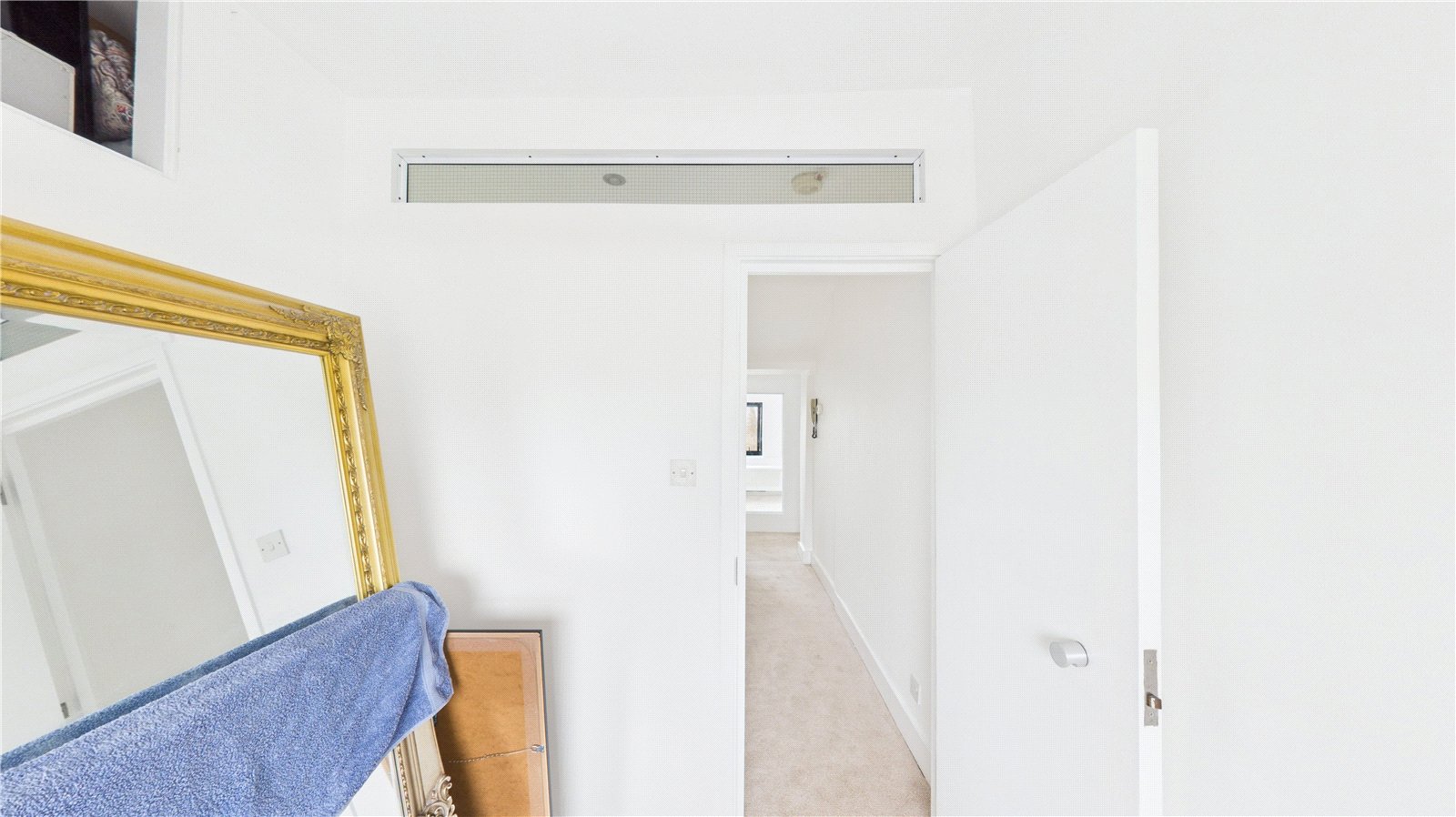 2 bedroom property for sale in London | Robinson Jackson