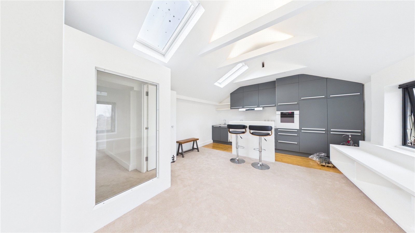 2 bedroom property for sale in London | Robinson Jackson