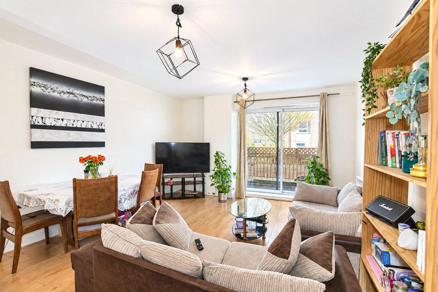 3 bedroom property for sale in London | Robinson Jackson