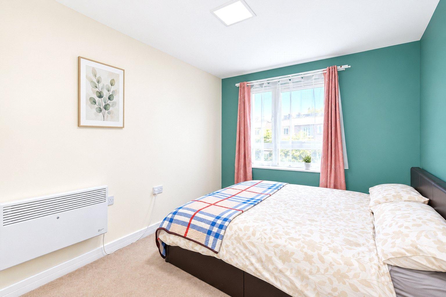3 bedroom property for sale in London | Robinson Jackson