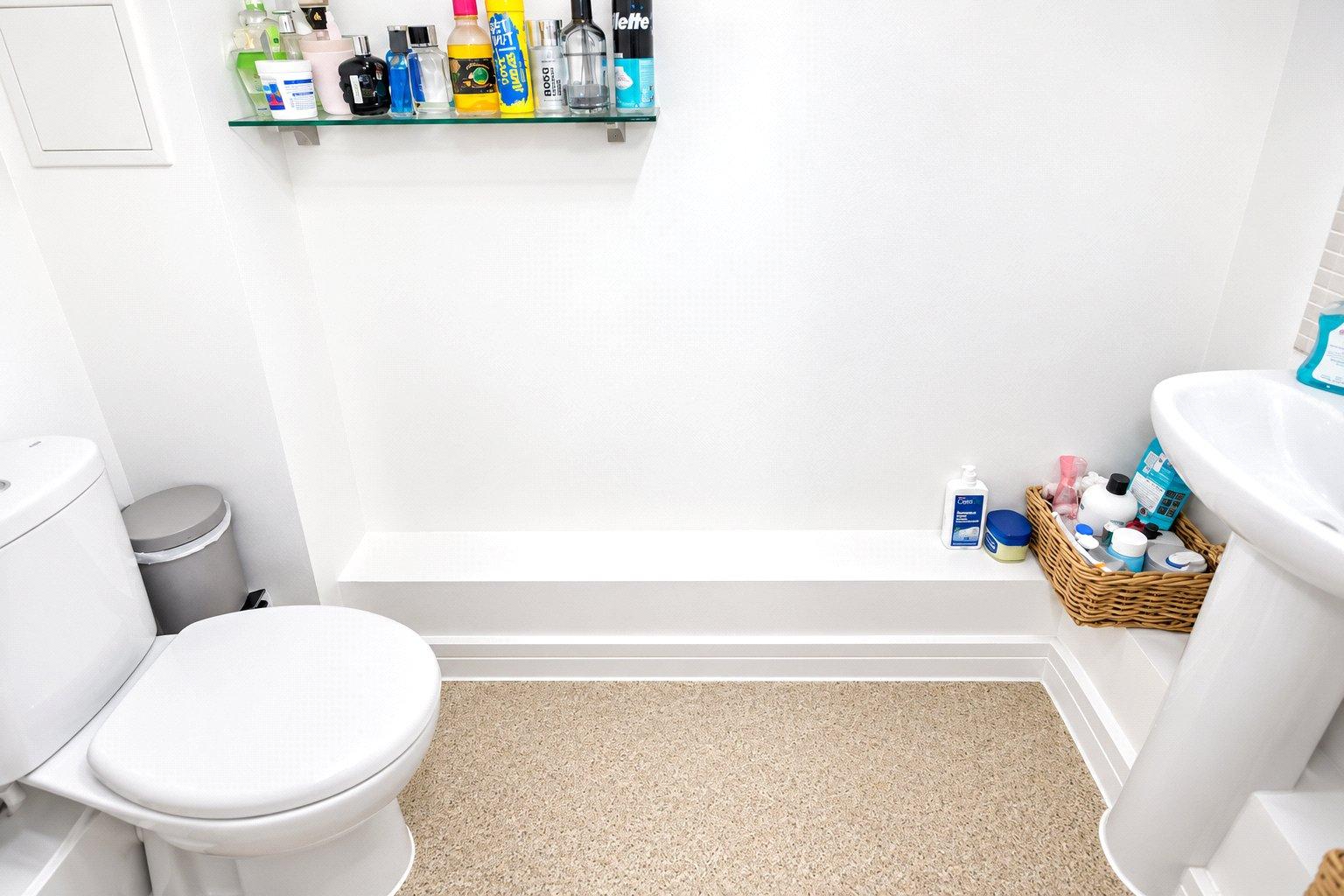 3 bedroom property for sale in London | Robinson Jackson
