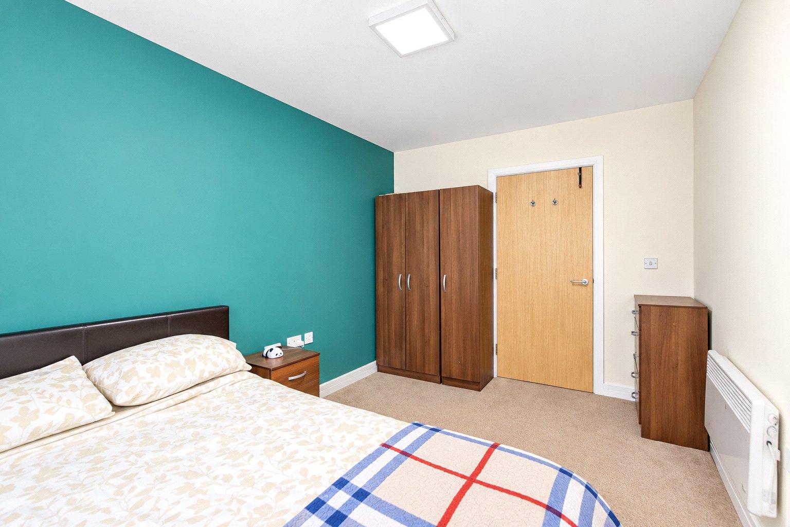 3 bedroom property for sale in London | Robinson Jackson