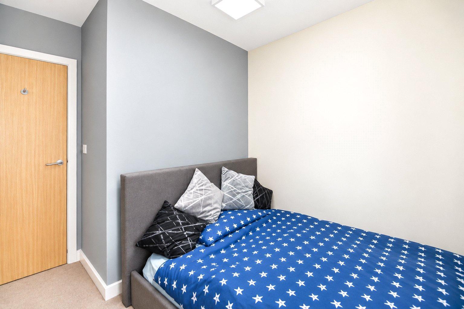 3 bedroom property for sale in London | Robinson Jackson