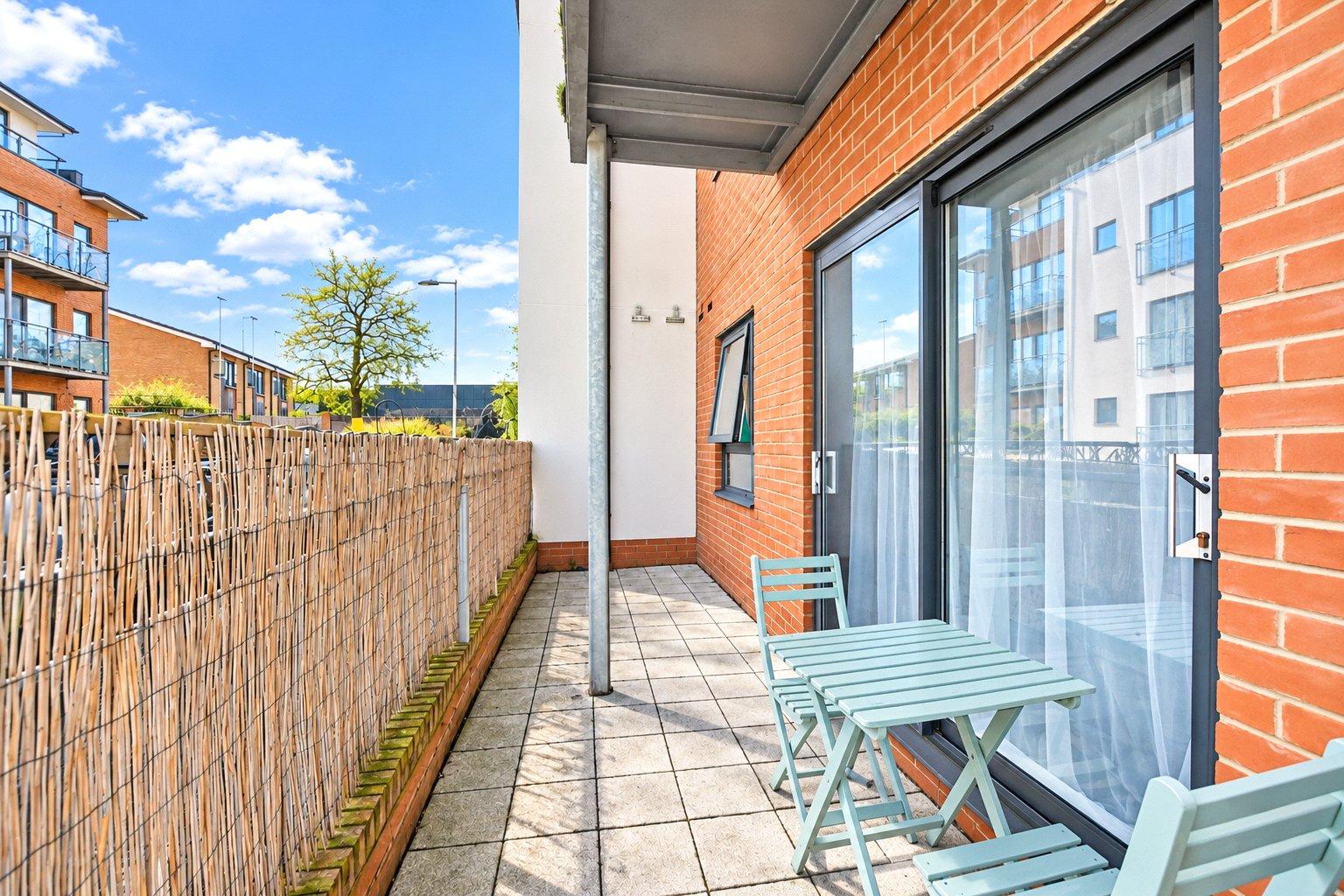 3 bedroom property for sale in London | Robinson Jackson