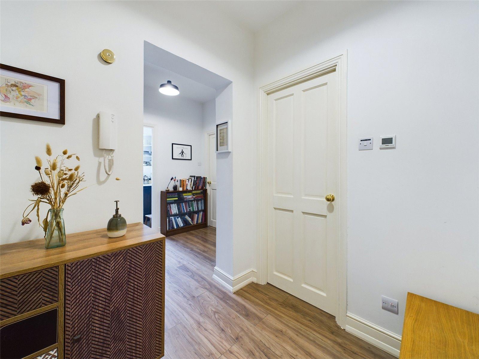 1 bedroom property for sale in London | Robinson Jackson