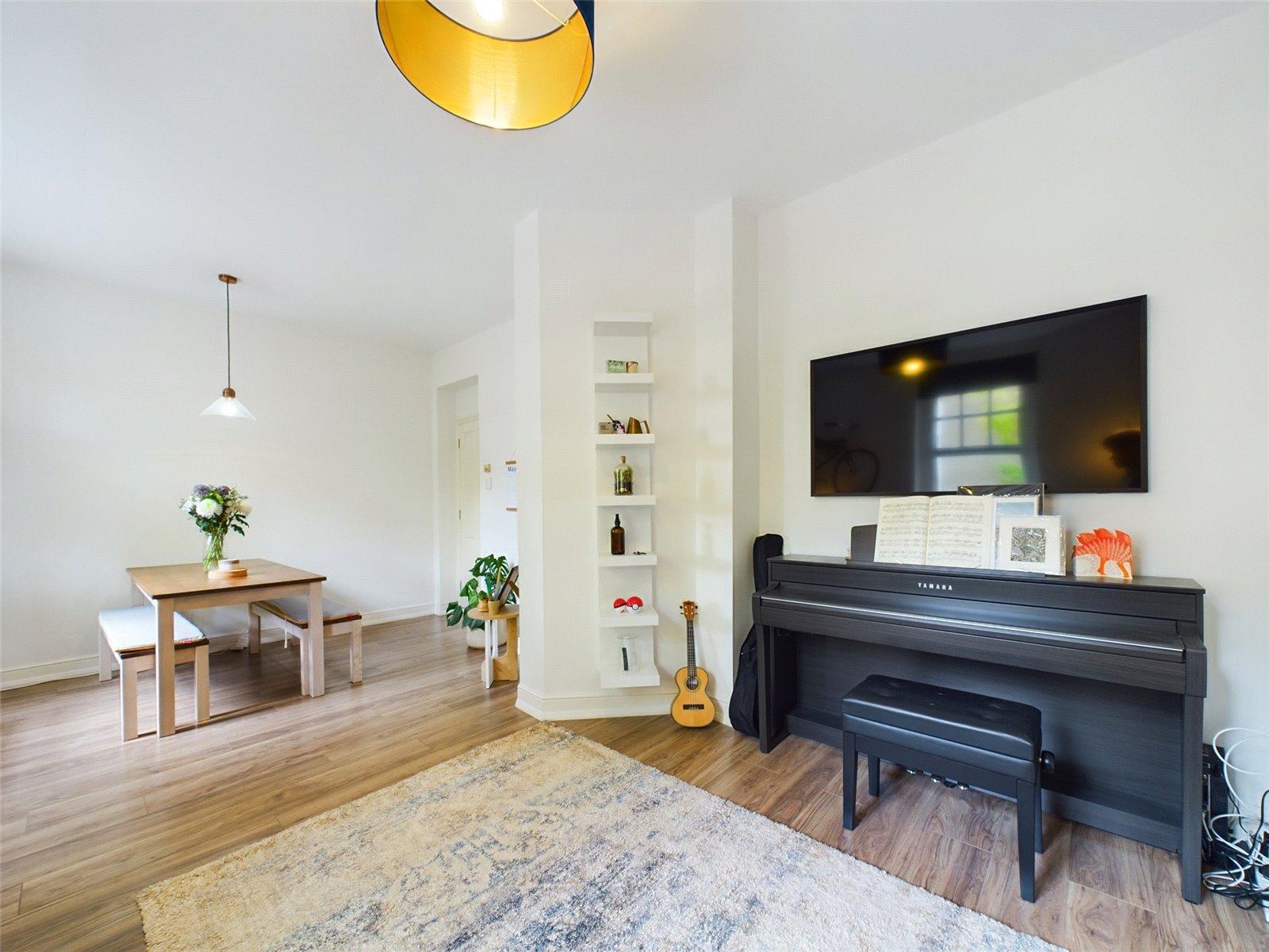 1 bedroom property for sale in London | Robinson Jackson