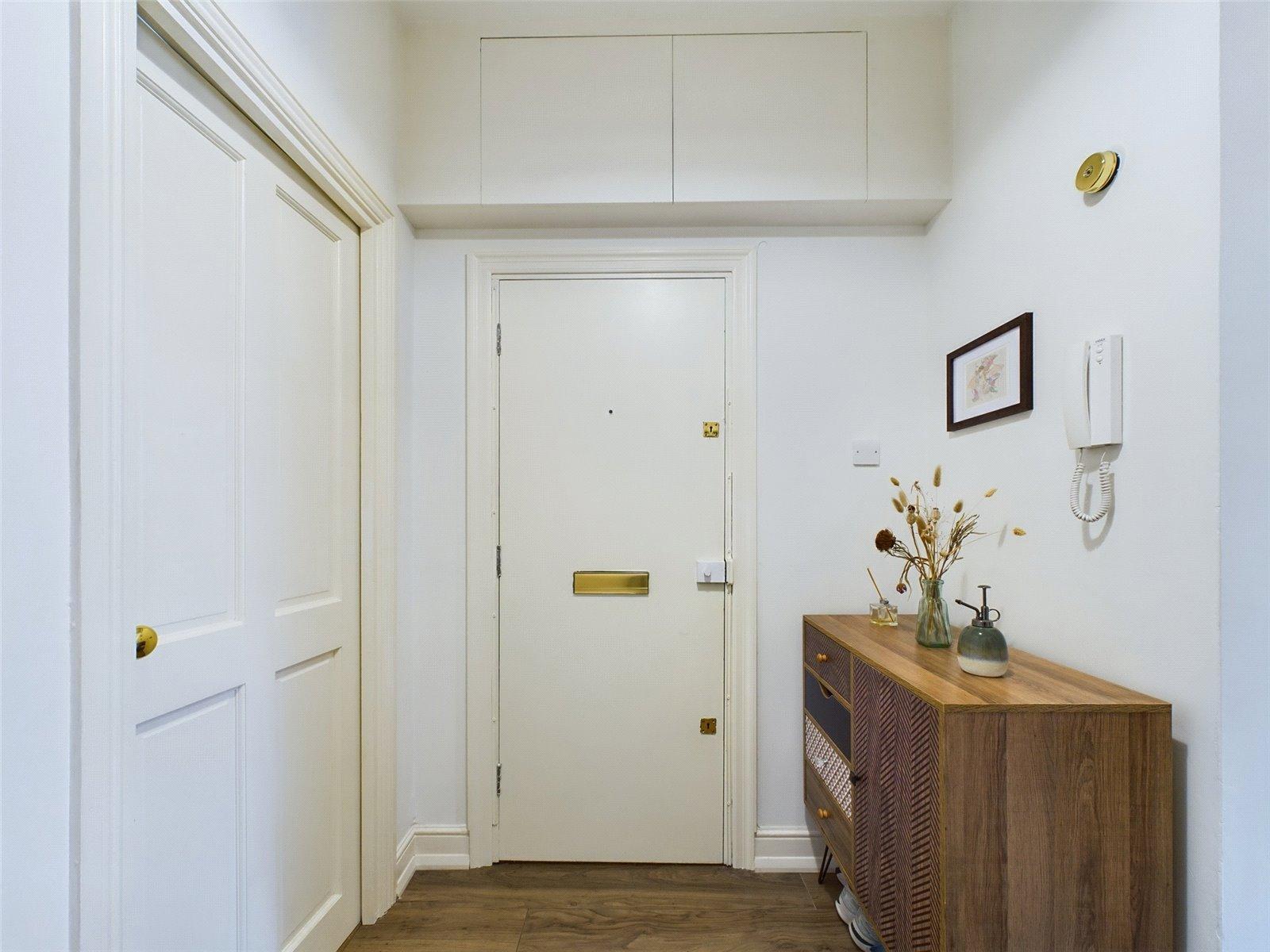 1 bedroom property for sale in London | Robinson Jackson