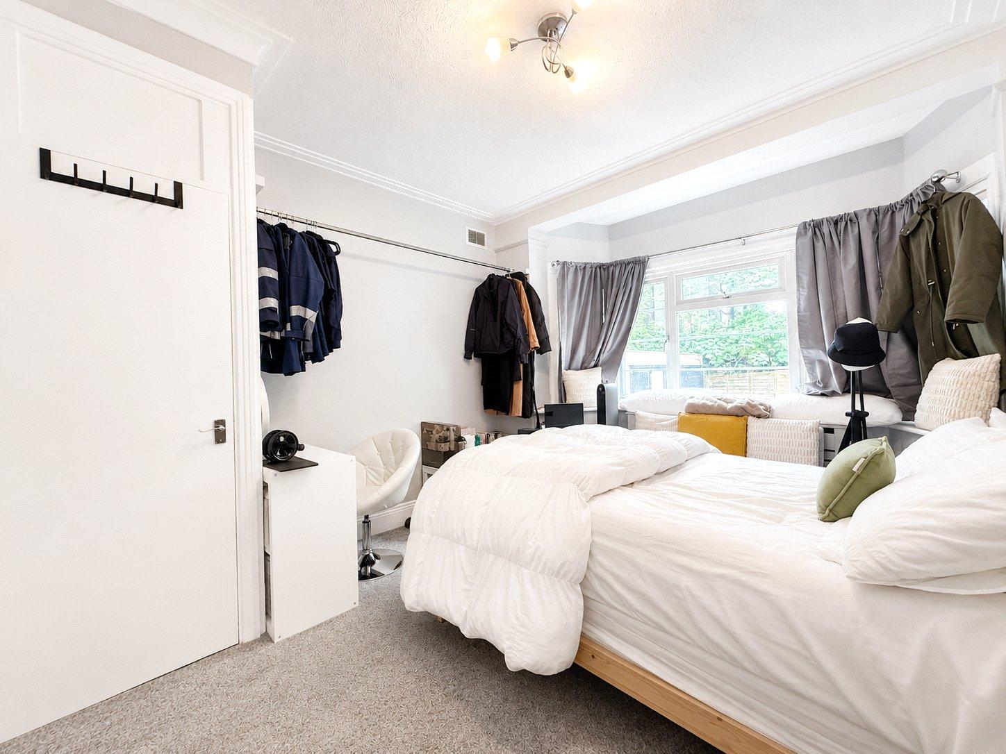 2 bedroom property for sale in London | Robinson Jackson