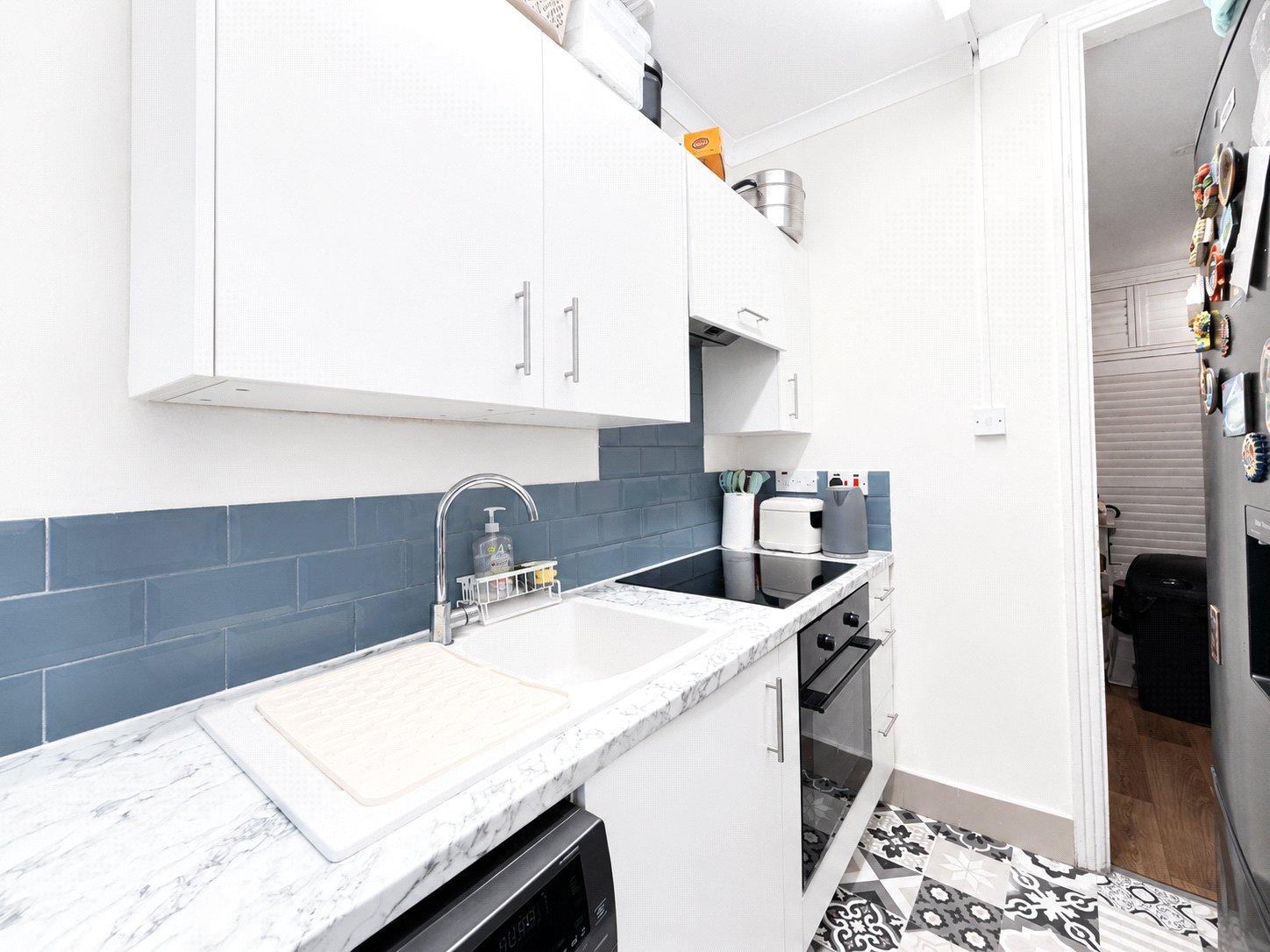 2 bedroom property for sale in London | Robinson Jackson