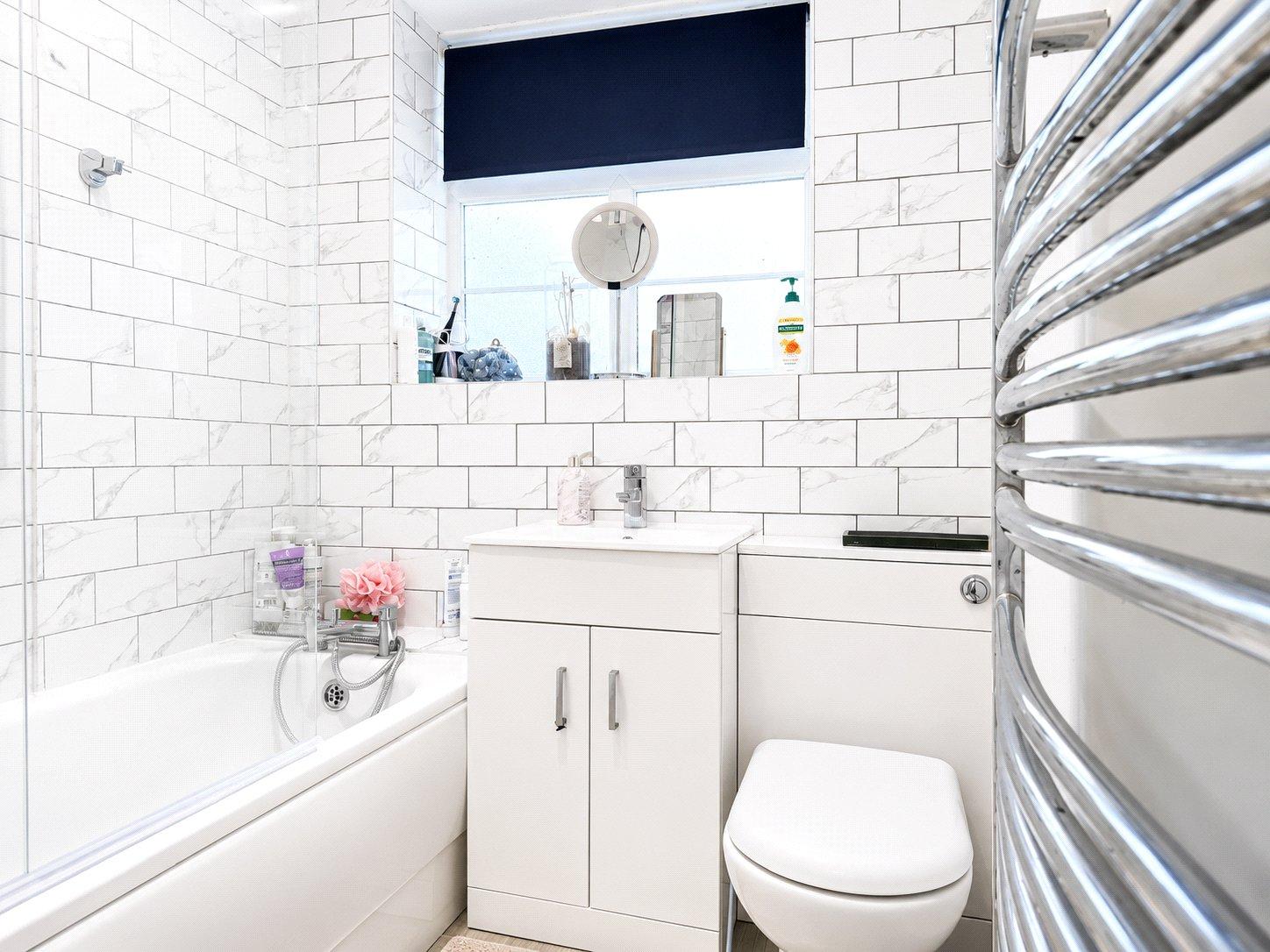 2 bedroom property for sale in London | Robinson Jackson