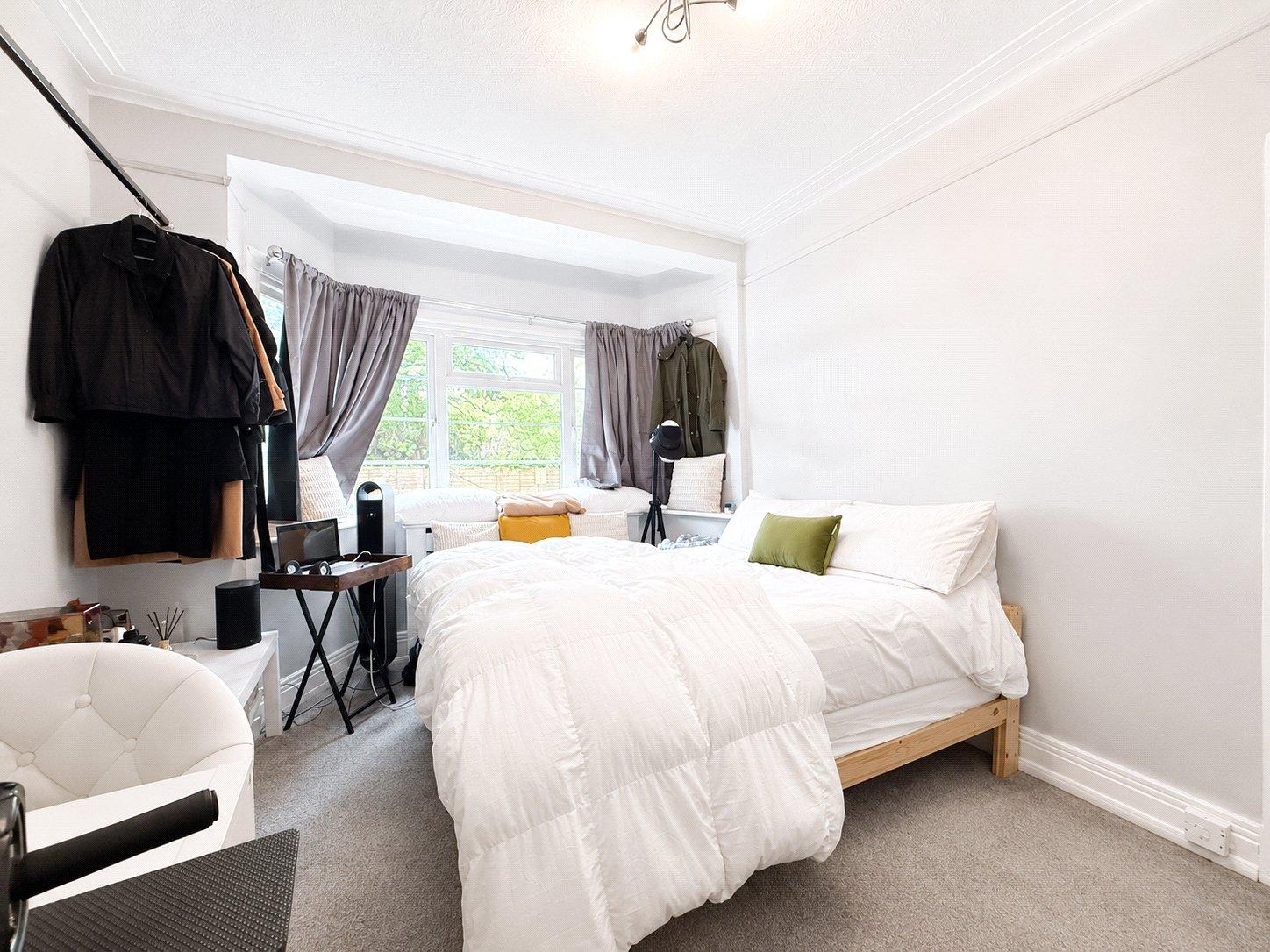 2 bedroom property for sale in London | Robinson Jackson