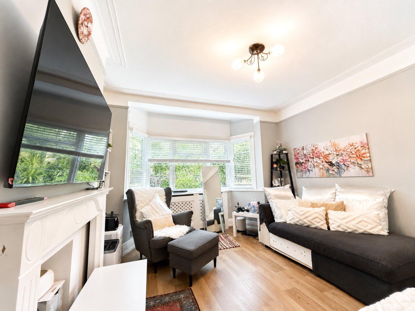 2 bedroom property for sale in London | Robinson Jackson