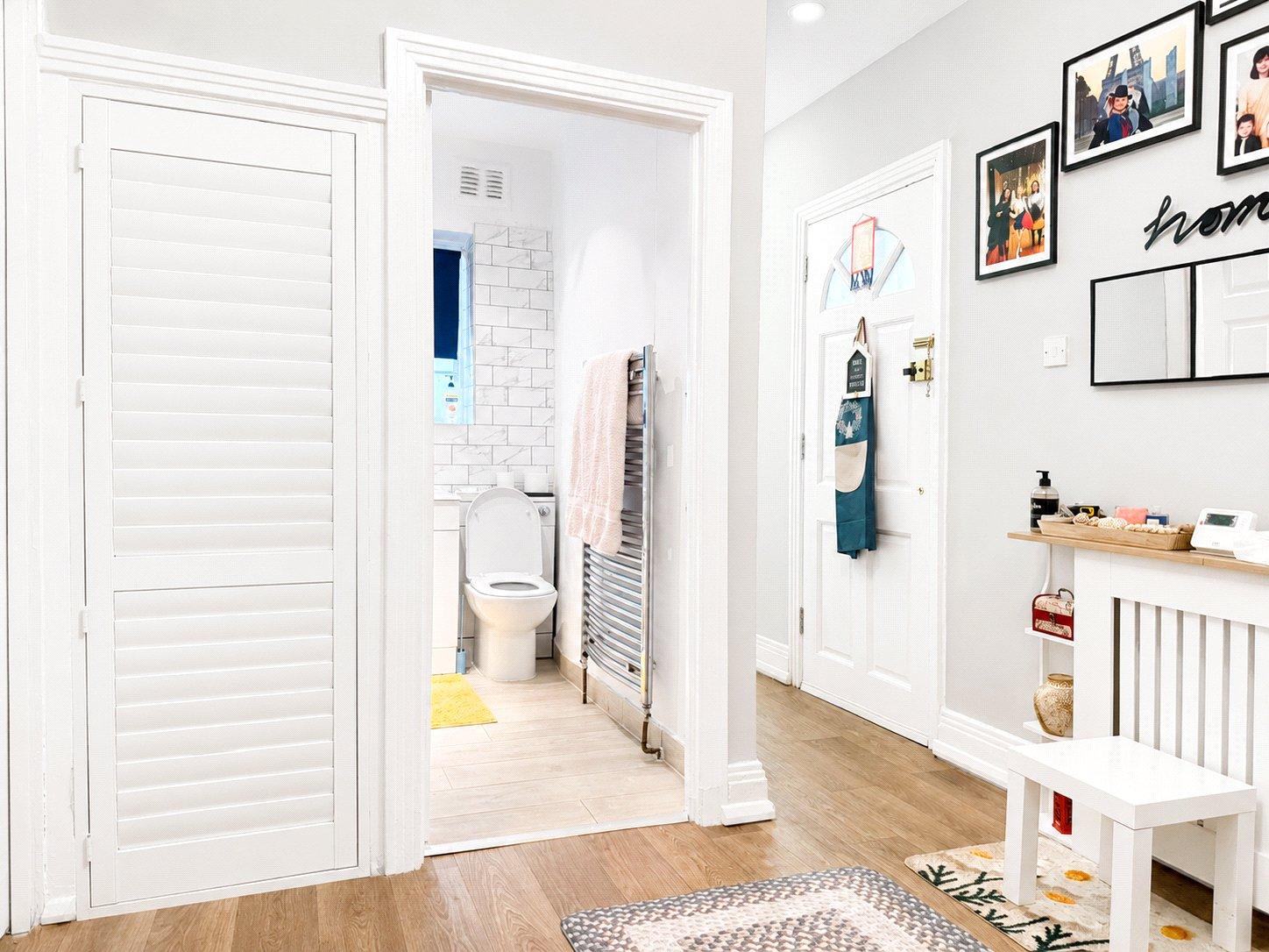 2 bedroom property for sale in London | Robinson Jackson